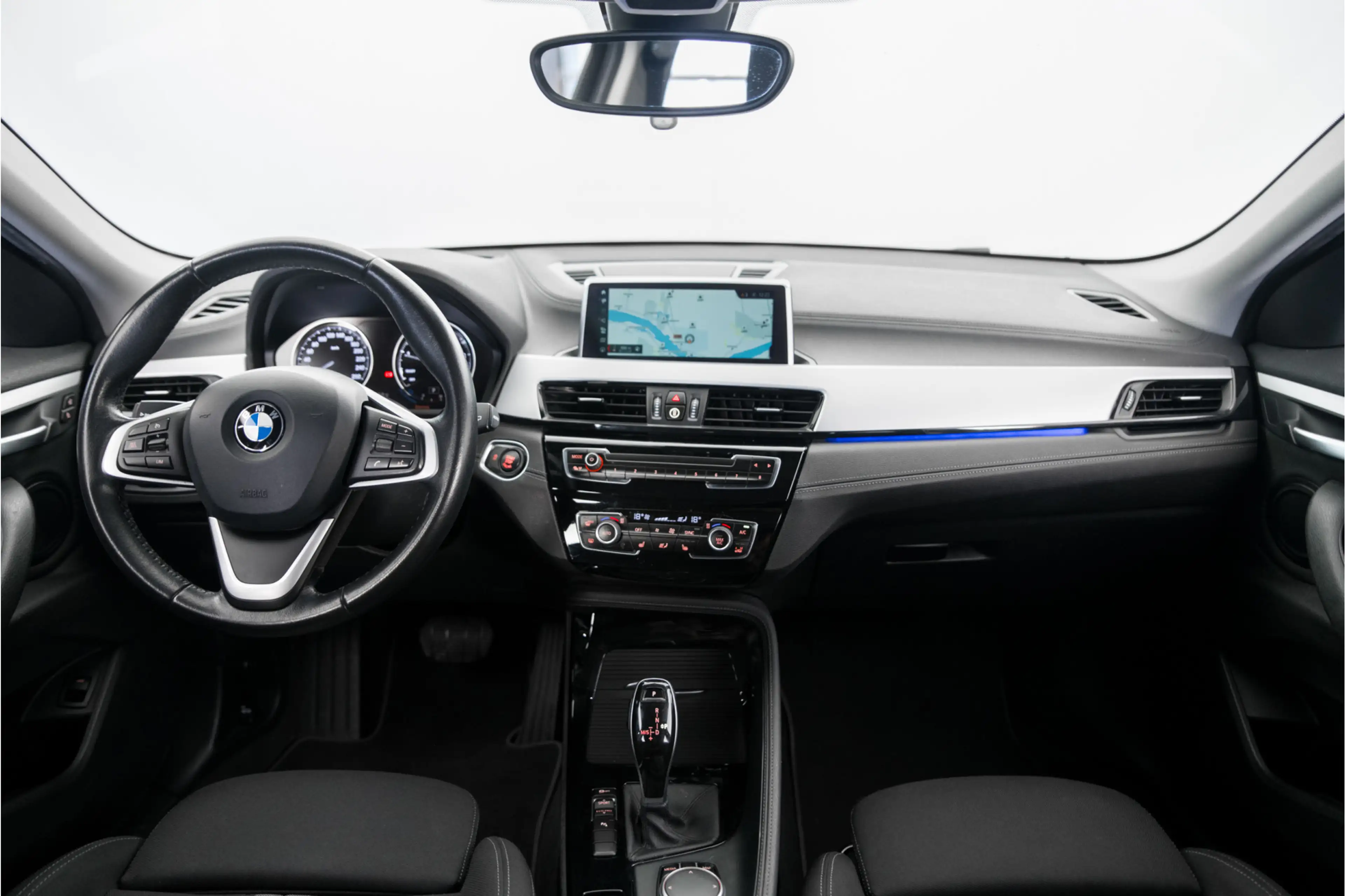 BMW X2 sDrive20i Advantage | HUD | Navi Plus | Camera | 1 — photo 3
