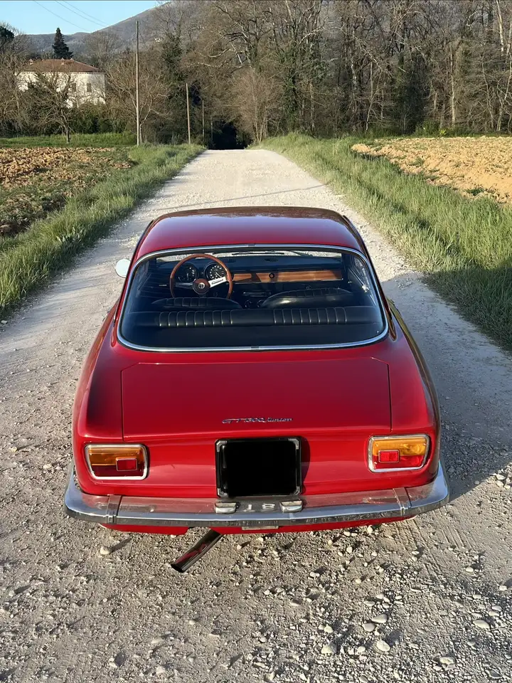 Alfa Romeo GT Junior 1300, foto 2