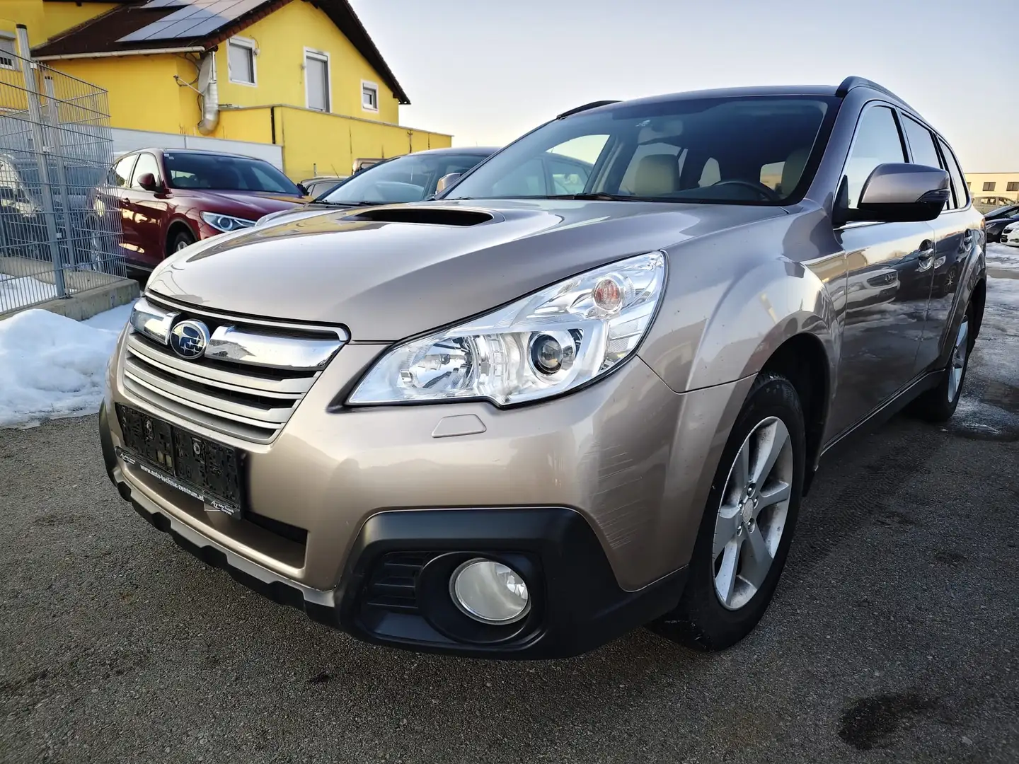 Subaru OUTBACK Outback Touring wagon 2,0 D Comfort AWD VT Comfort Gold - 1