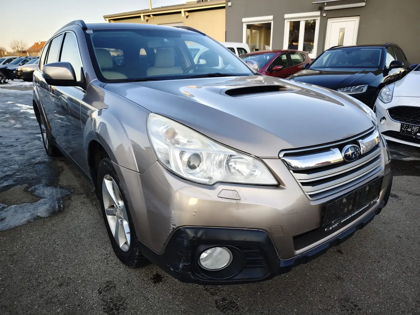 Subaru OUTBACK Outback Touring wagon 2,0 D Comfort AWD VT Comfort Gold - 2