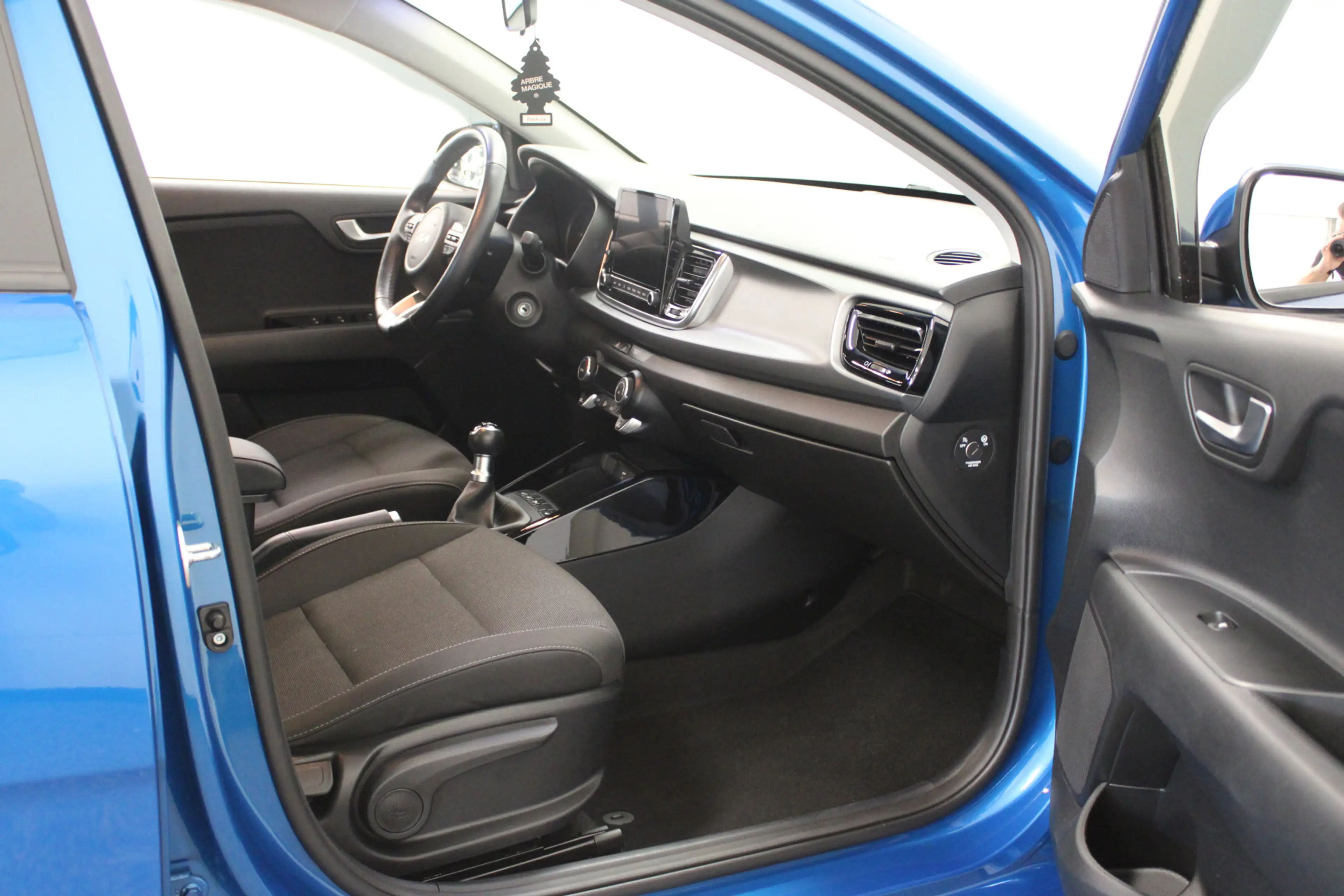 Kia Rio 1.2 Vision — photo 9