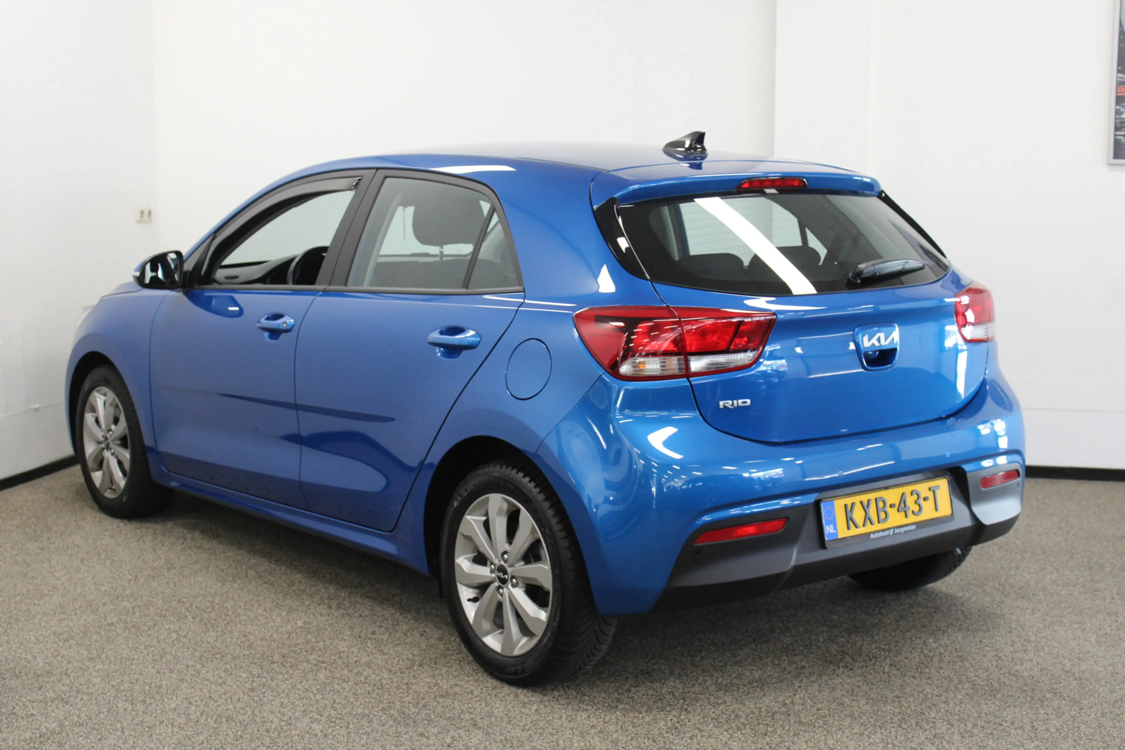 Kia Rio 1.2 Vision — photo 8