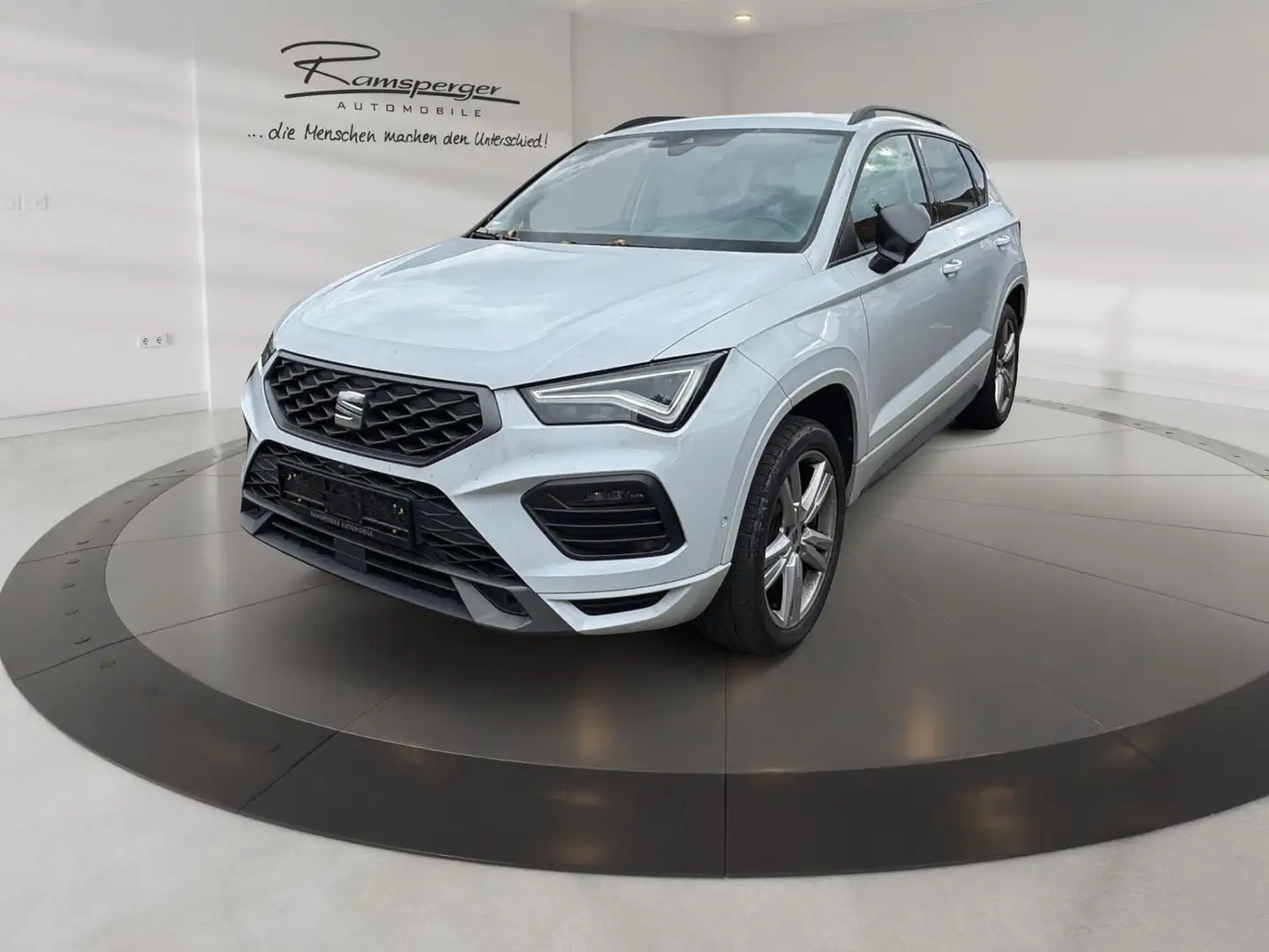 SEAT Ateca 2.0 TDI FR AHK/LED/Kamera/Navi/uvm. Weiß - 2