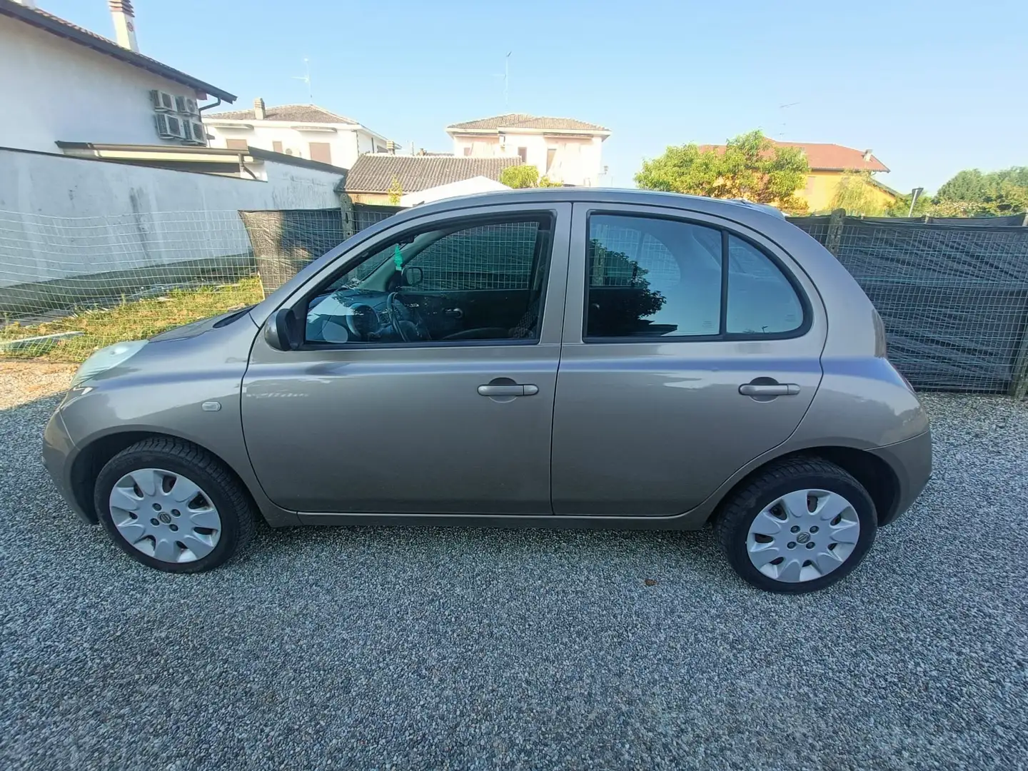 Nissan Micra Micra 5p 1.2 Acenta c/CL Beige - 2