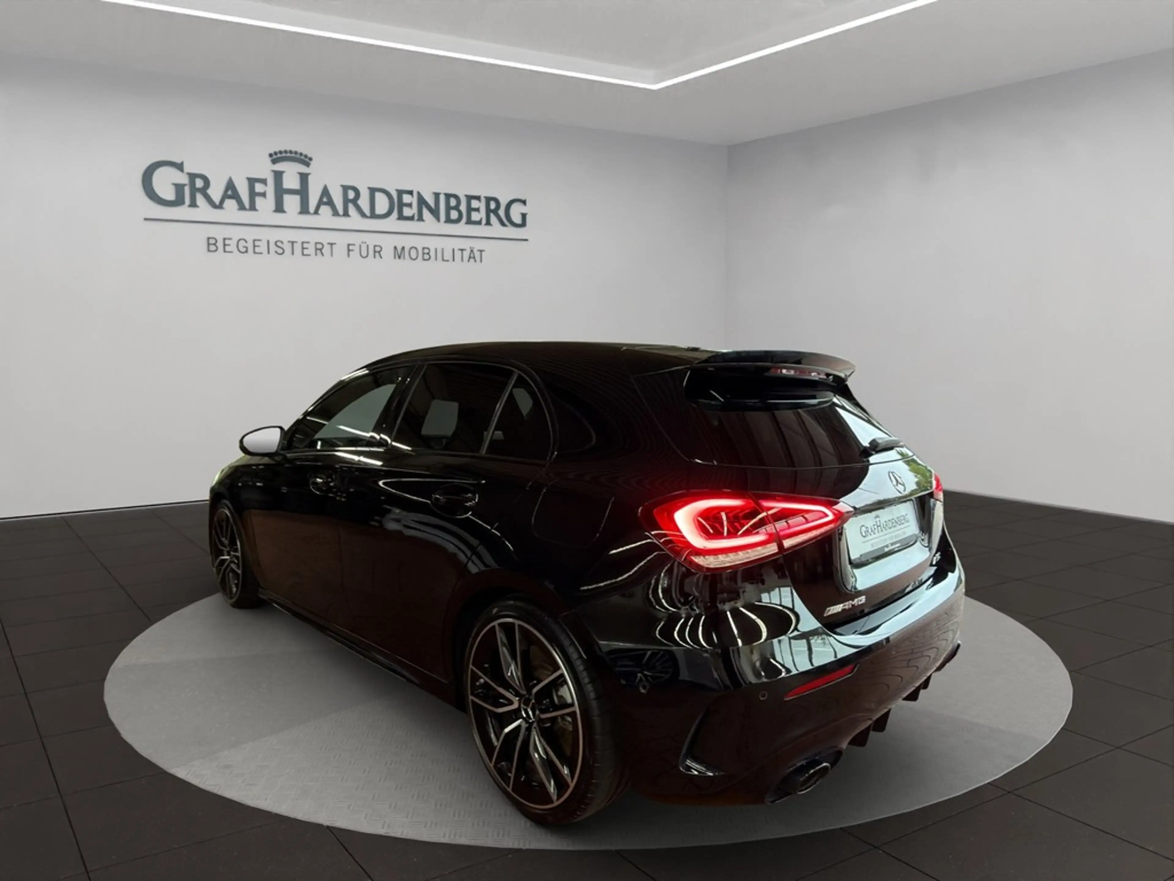 Mercedes-Benz A 35 AMG A35 AMG 4Matic Panoramadach — photo 4