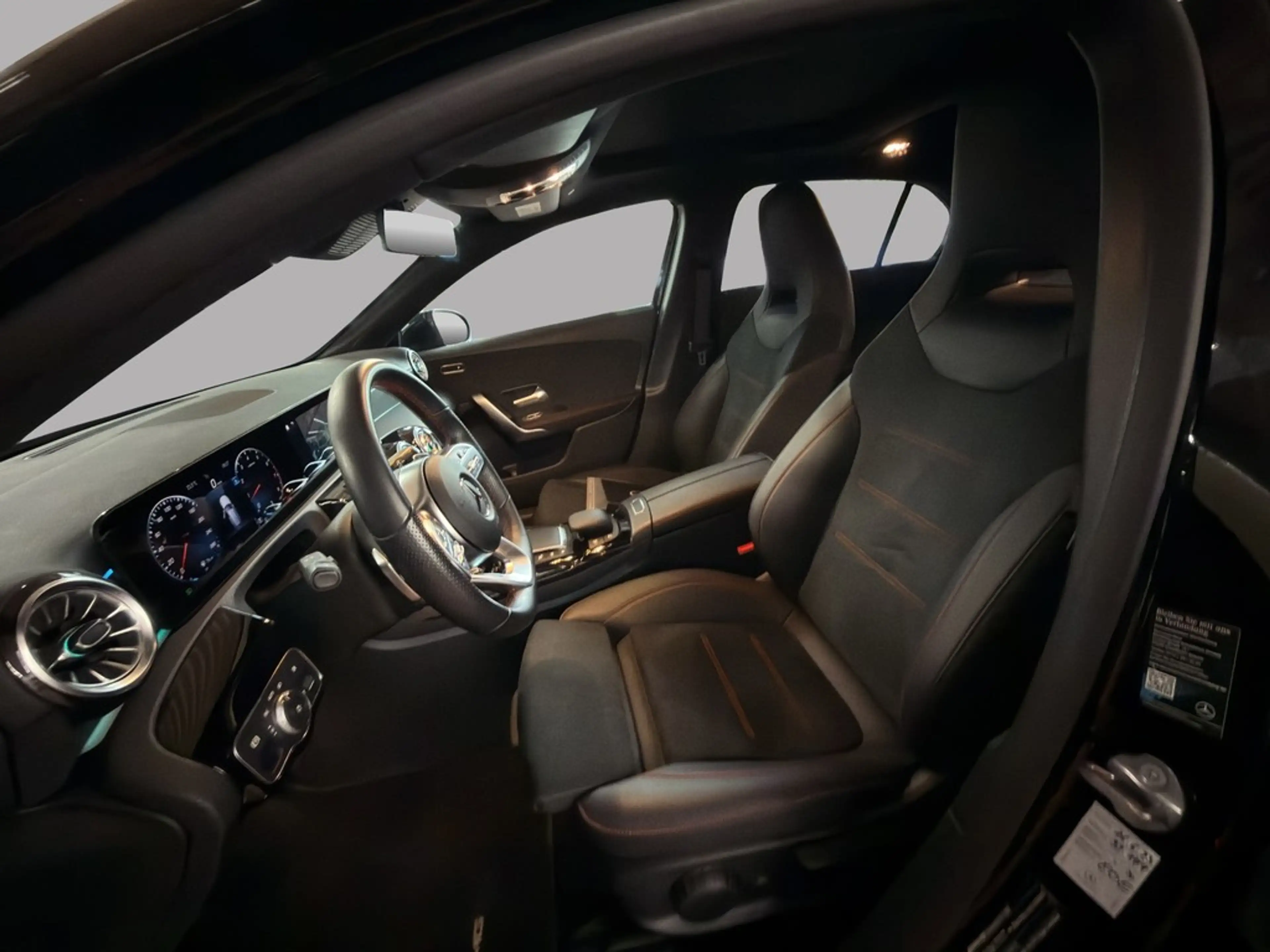 Mercedes-Benz A 35 AMG A35 AMG 4Matic Panoramadach — photo 11