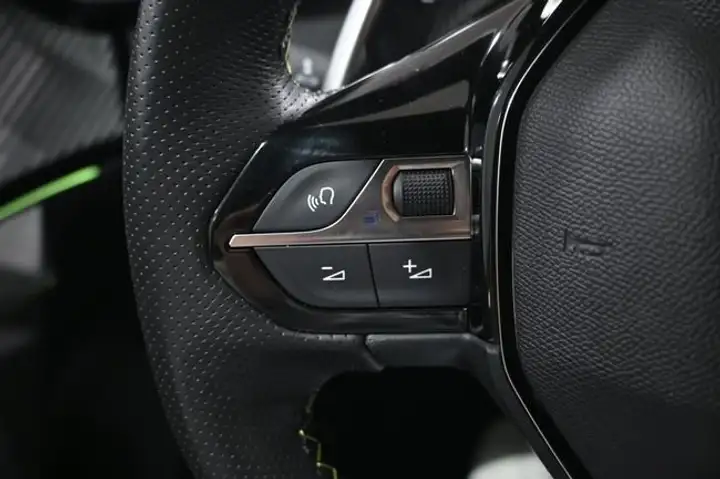 Peugeot 2008 2022, foto 19