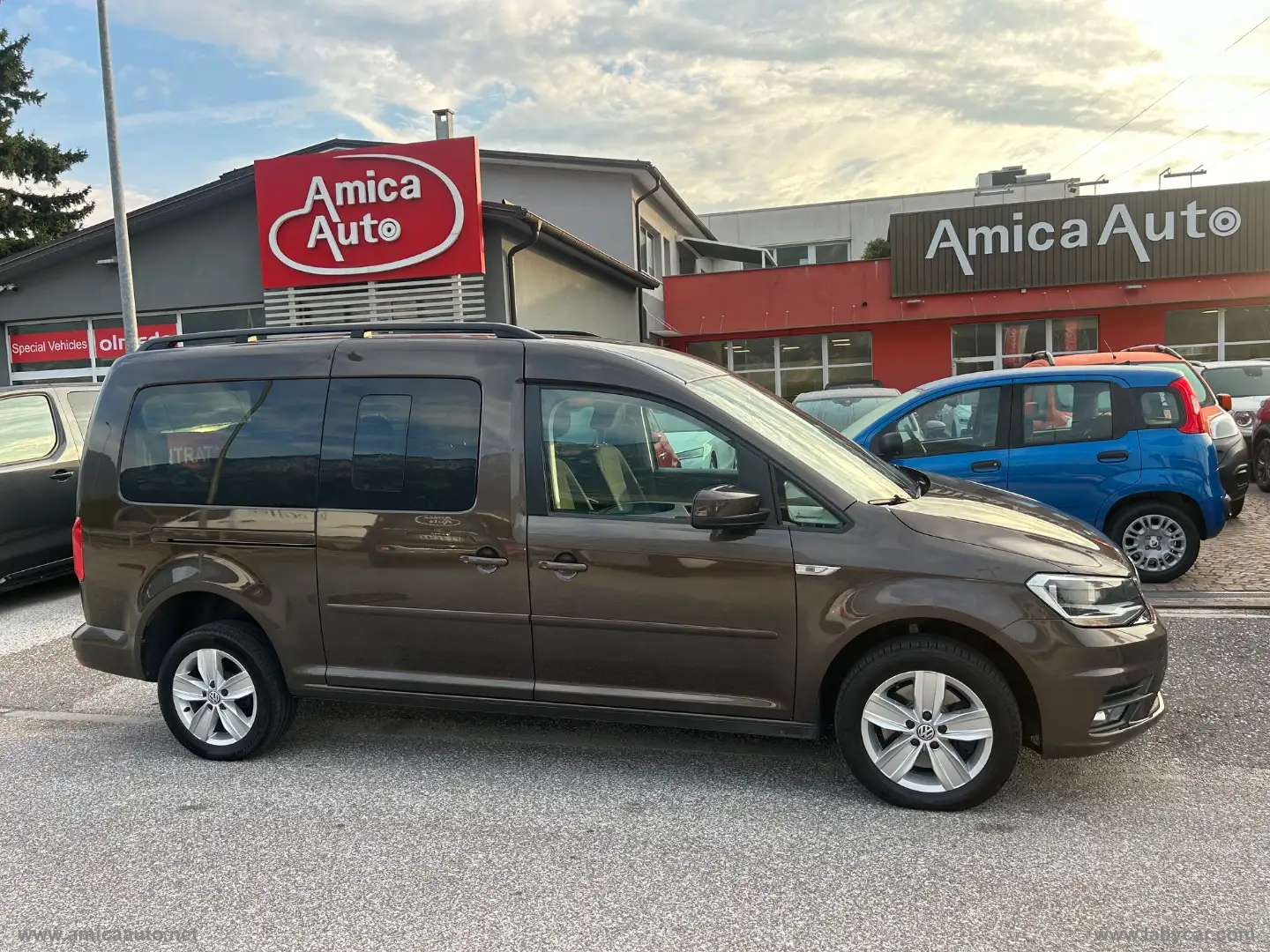 Volkswagen Caddy 2.0 TDI 122CV 4MOT. Comfort. Maxi 7 POSTI + 4X4 Marrone - 1