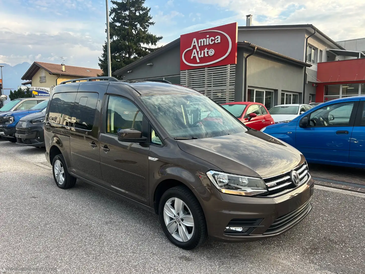 Volkswagen Caddy 2.0 TDI 122CV 4MOT. Comfort. Maxi 7 POSTI + 4X4 Marrone - 2