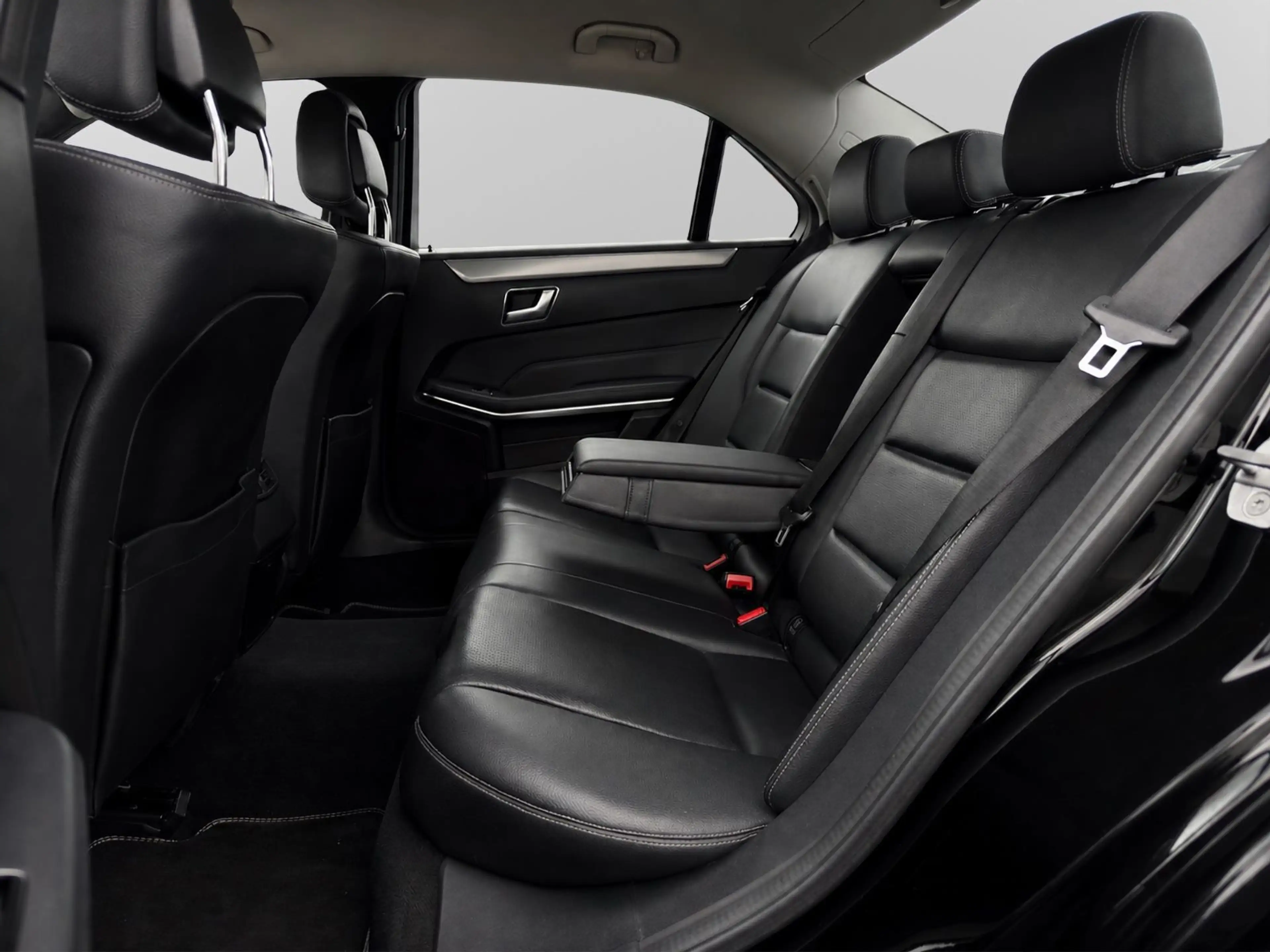 Mercedes-Benz E 200 BlueTEC 7G-TRONIC Avantgarde *TOP ZUSTAND* — photo 12