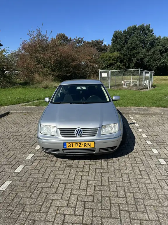 Volkswagen Bora 2005 из Европы — купить под ключ