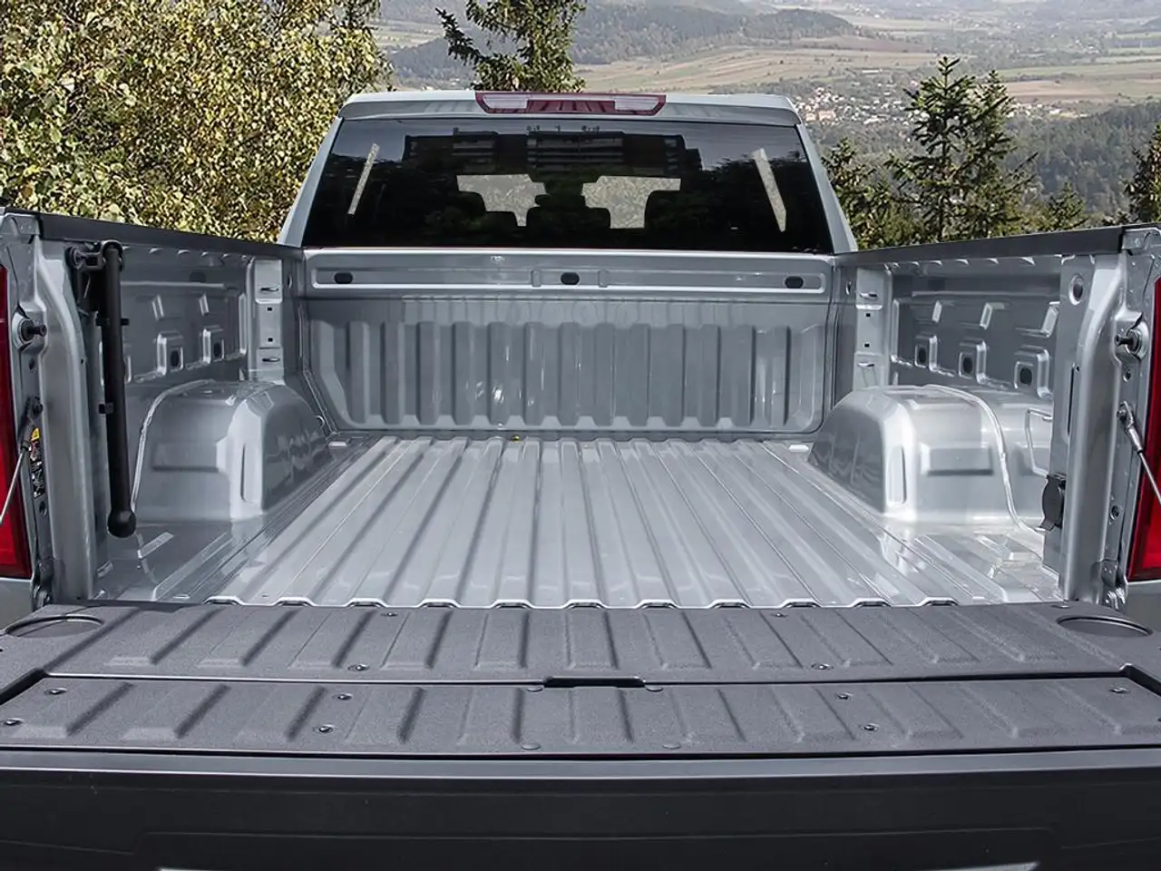 Chevrolet Silverado 1500 снимка Chevrolet Silverado 1500