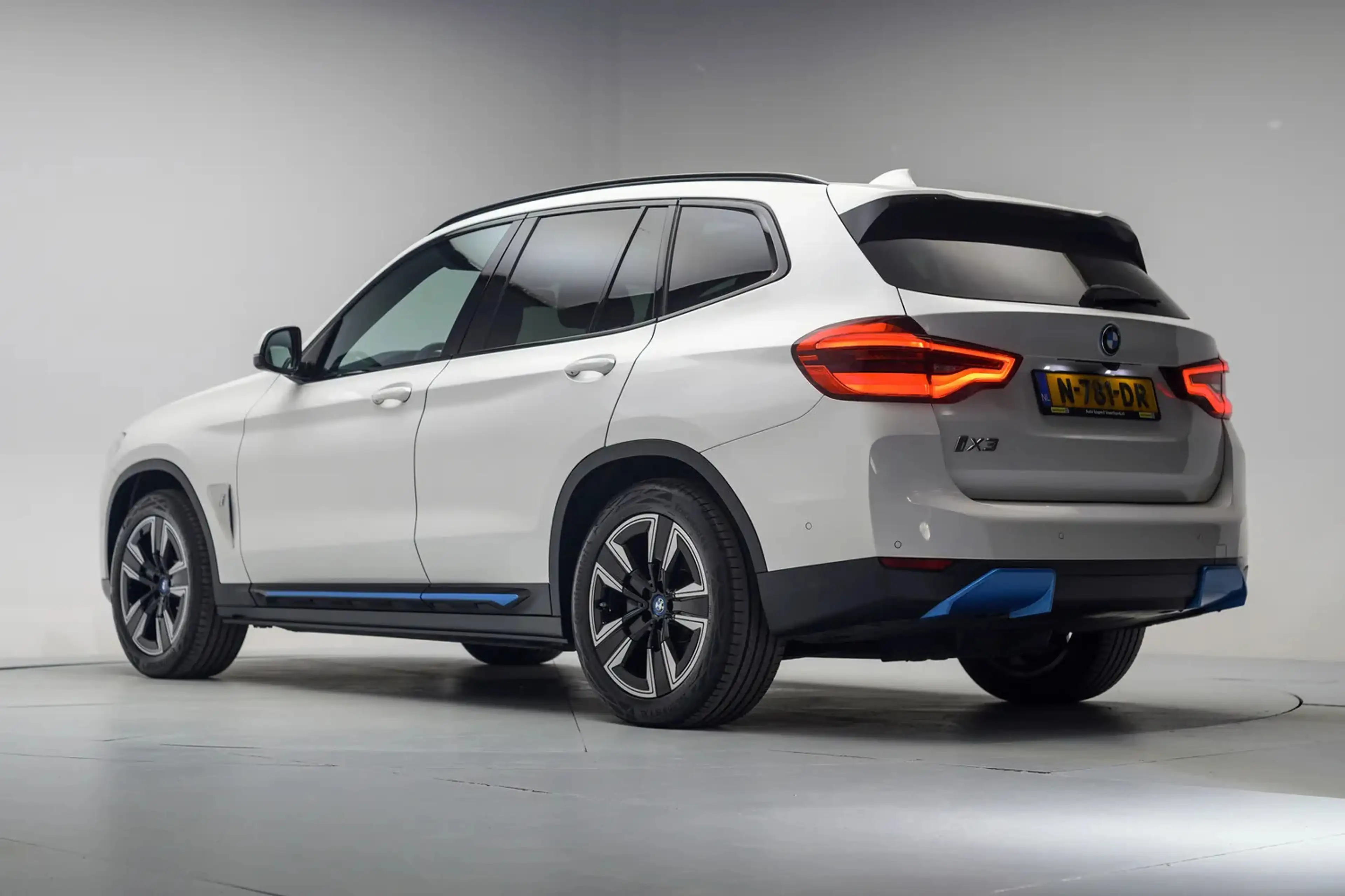 BMW iX3 Executive 80 kWh 3 fase [ Panorama Navi Apple / An — photo 3