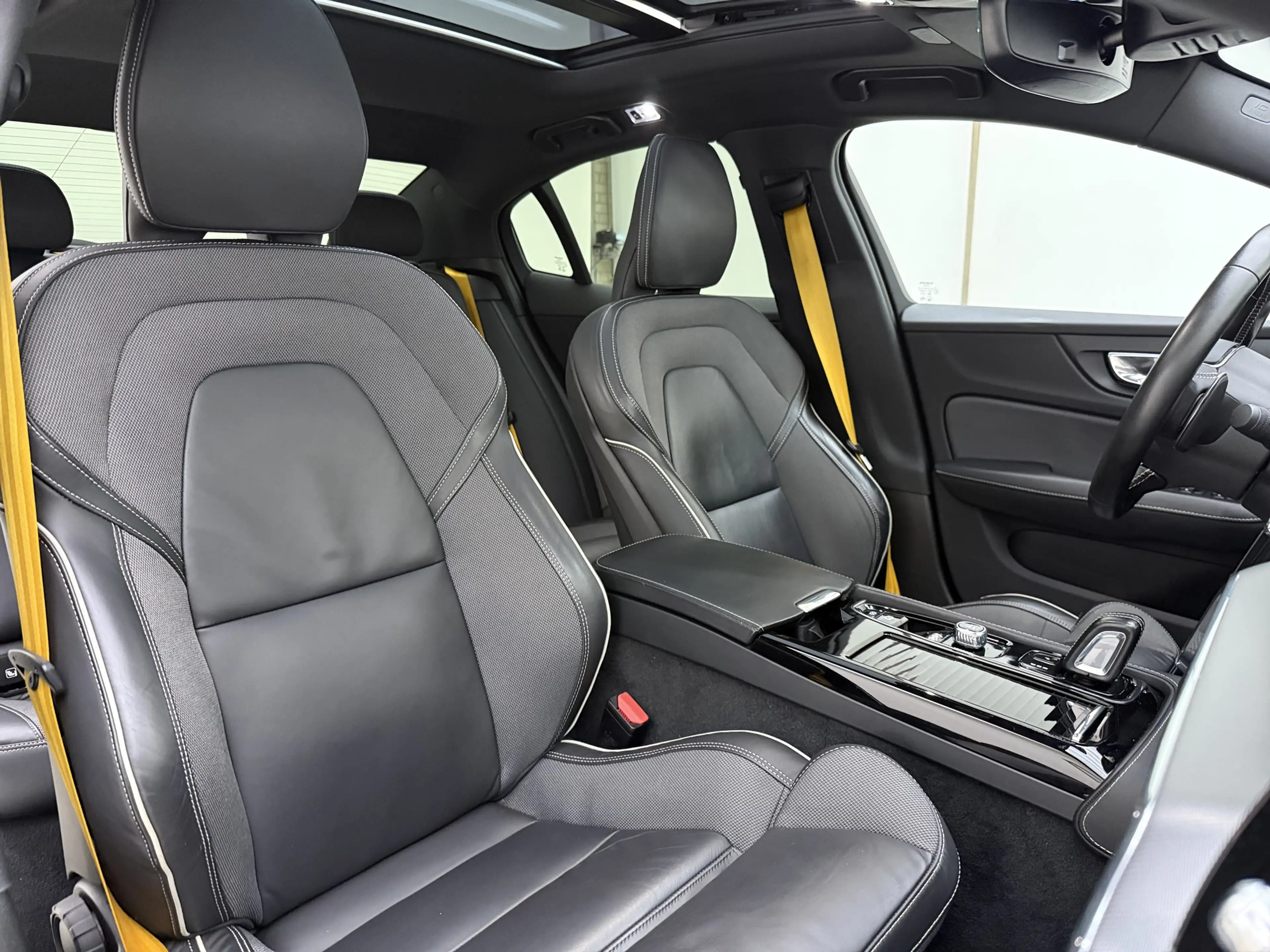 Volvo S60 T8 405pk AWD Polestar Engineered / Panoramadak / 2 — photo 4