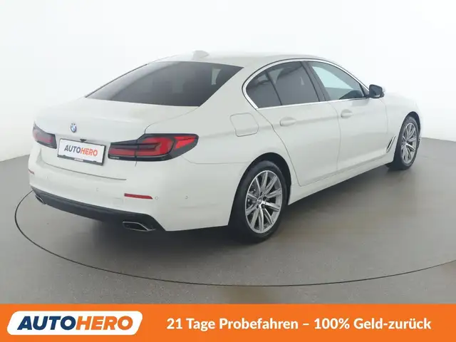 BMW 5 Series view 6
