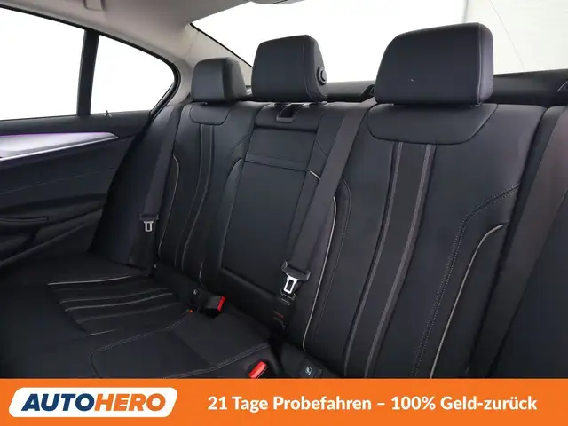 BMW 5 Series view 14