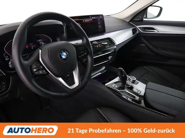 BMW 5 Series view 11