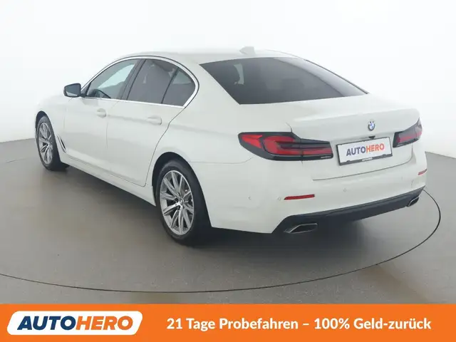 BMW 5 Series view 4