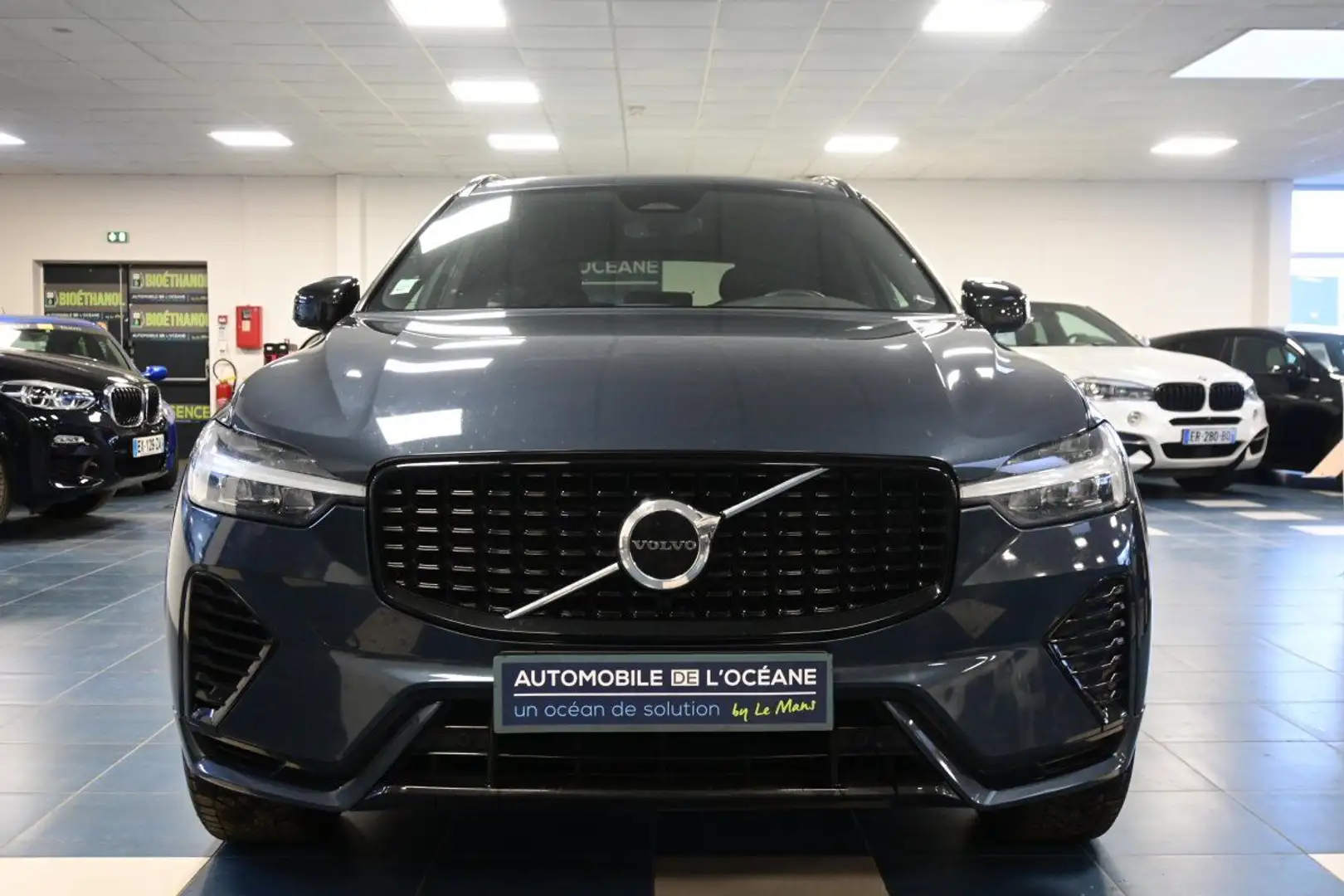 Volvo XC60 T6 Recharge AWD 253 ch + 145 ch Geartronic 8 Plus  Azul - 2