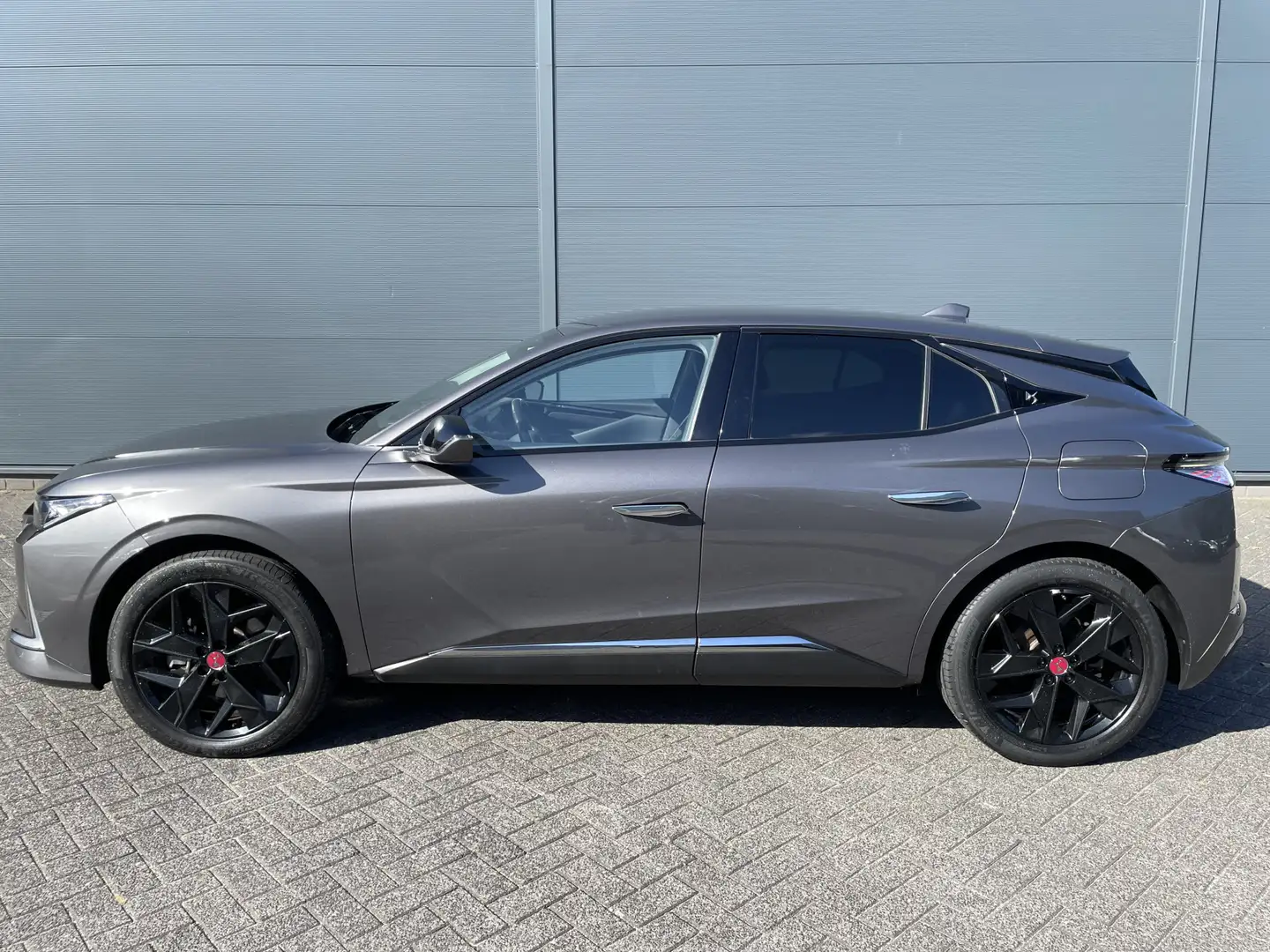 DS Automobiles DS 4 225pk Performance Line+ (Camera - Keyless Entry - Grau - 2