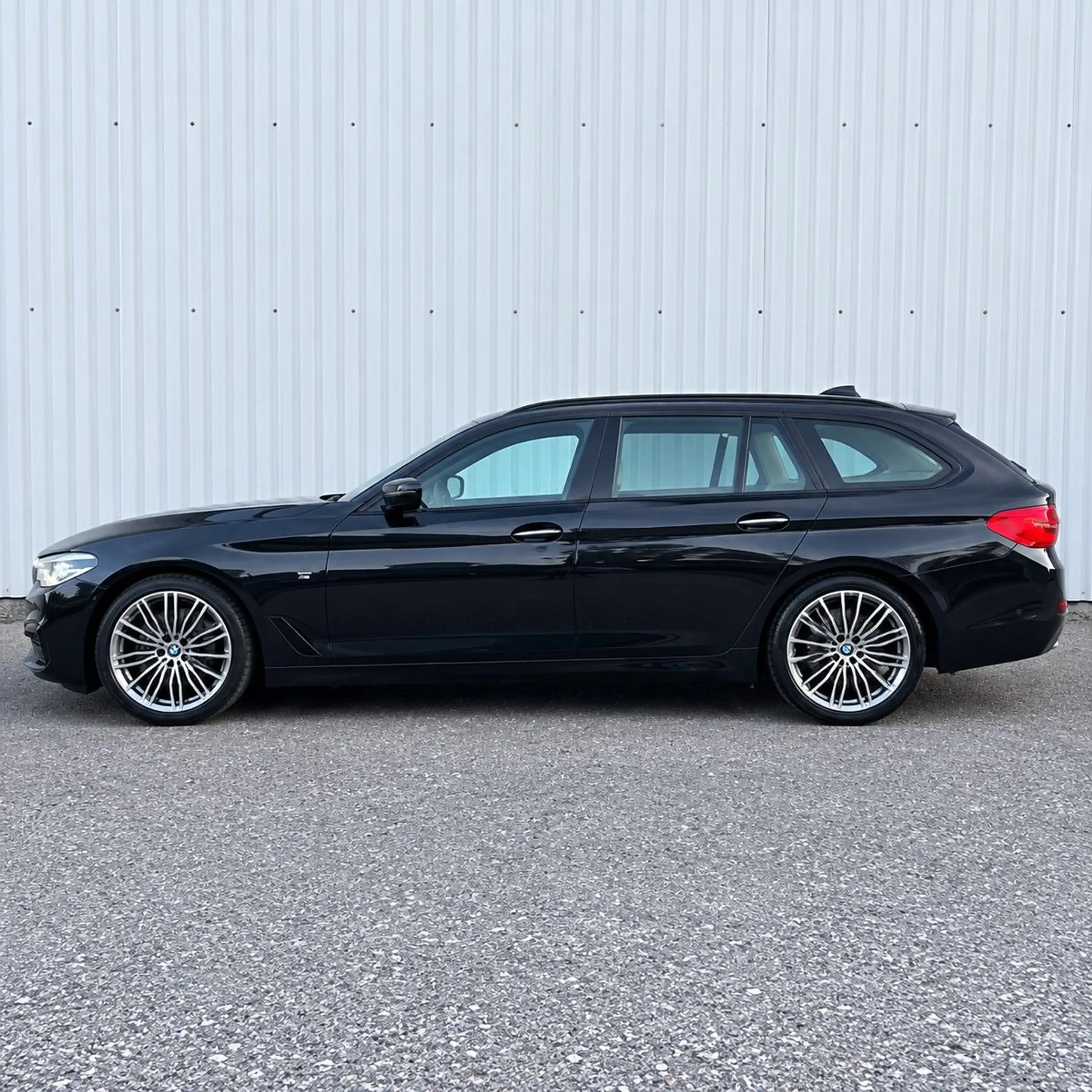 BMW 540 d*Touring*xDrive*Sport Line* Head Up*AHK* — photo 3