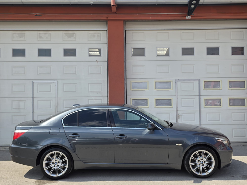 BMW 525 Xi Österreich Paket Aut. — photo 3
