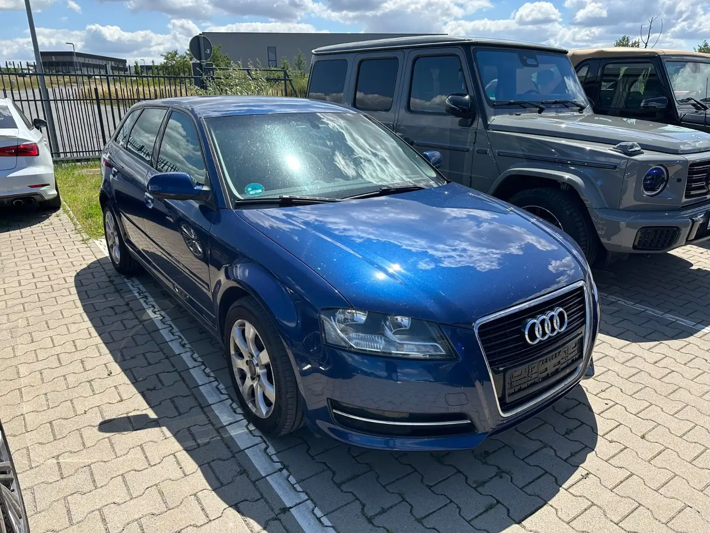 Audi A3 Sportback 2.0 TDI Ambiente Blauw - 2
