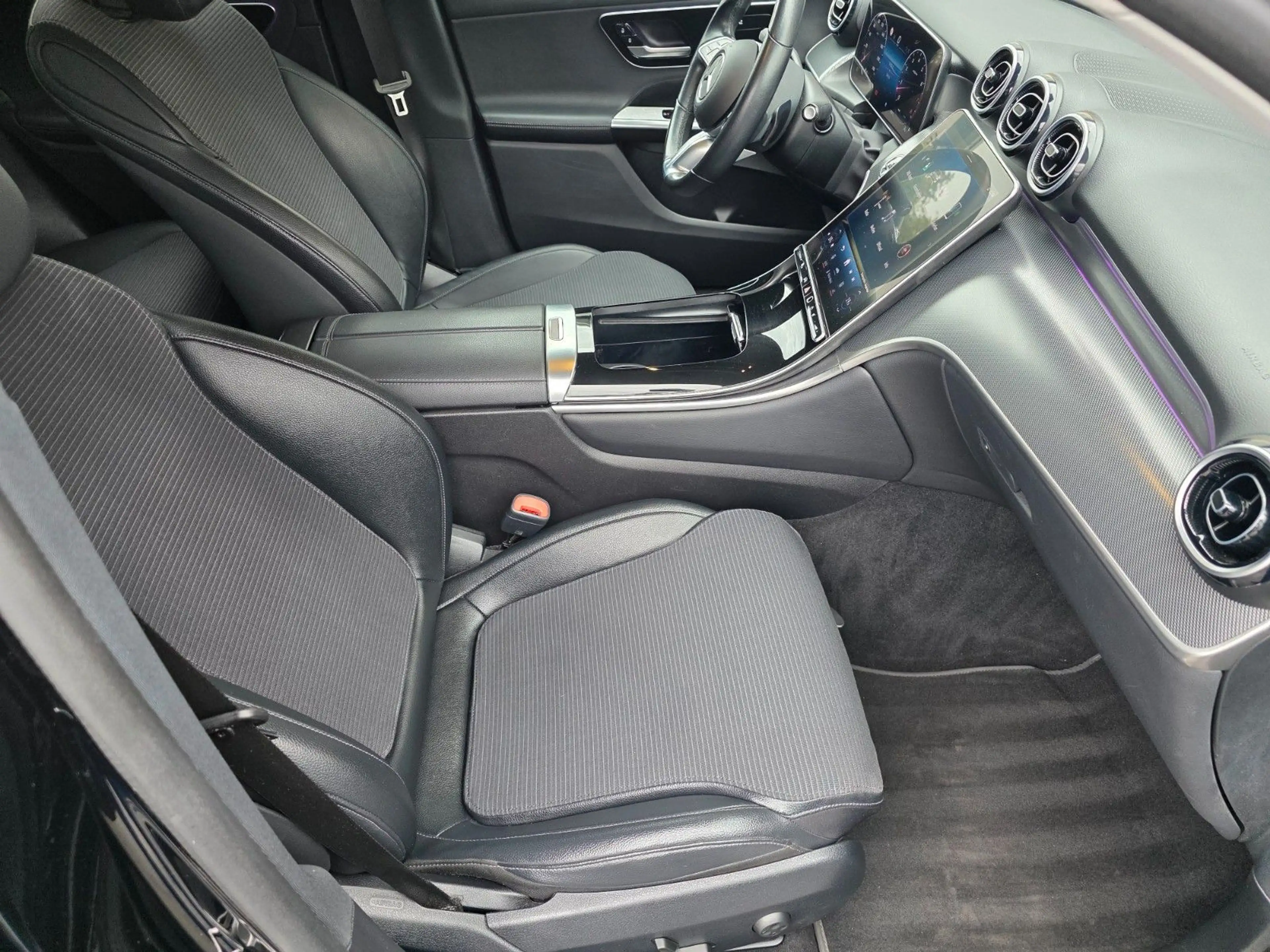 Mercedes-Benz GLC 200 4Matic Avantgarde — photo 15