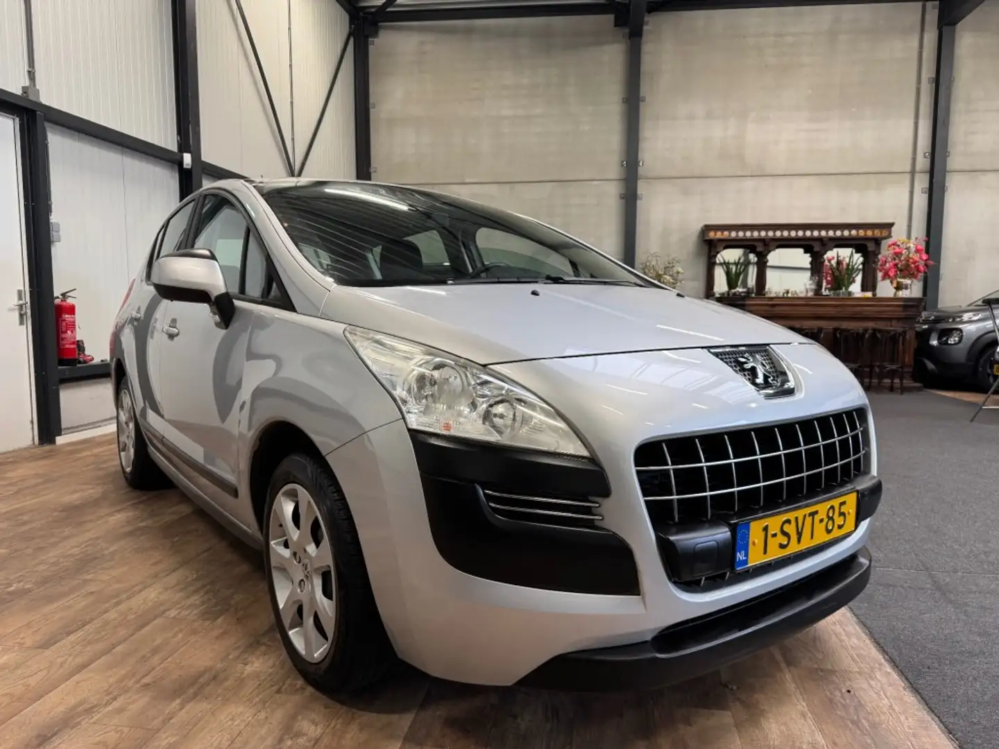 Peugeot 3008 1.6 VTi Blue Lease / AIRCO / CRUISE / 85682KM / Grijs - 2