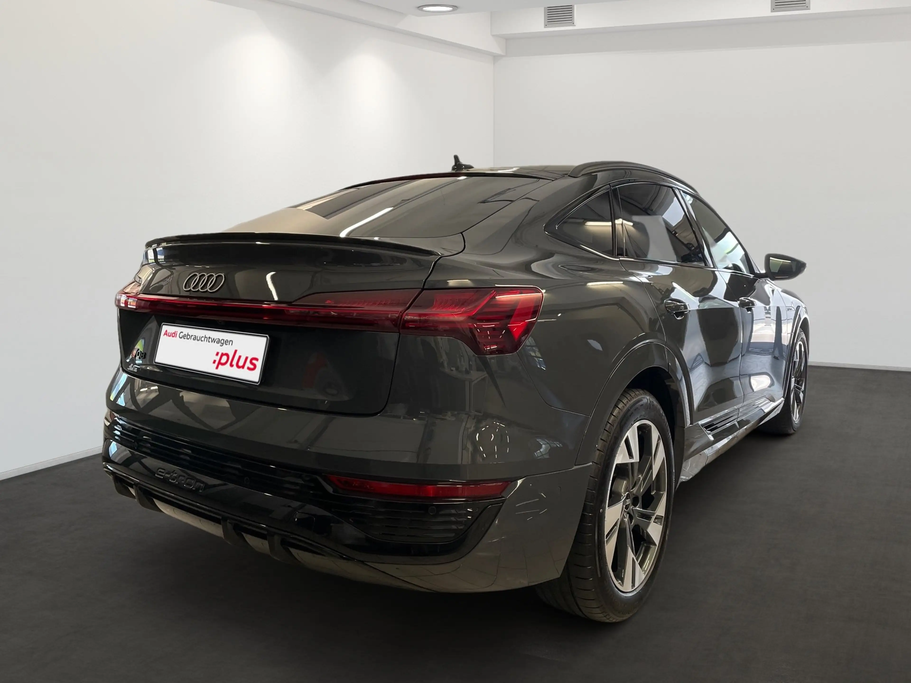 Audi Q8 e-tron Q8 Sportback 50 e-tron quattro S line *HEAD-UP*MAT — photo 6