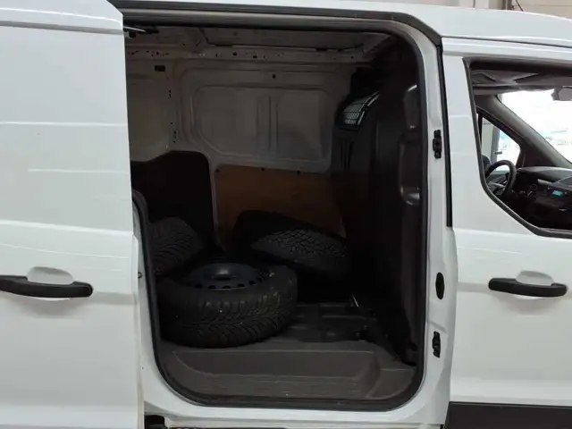 Ford Transit view 13