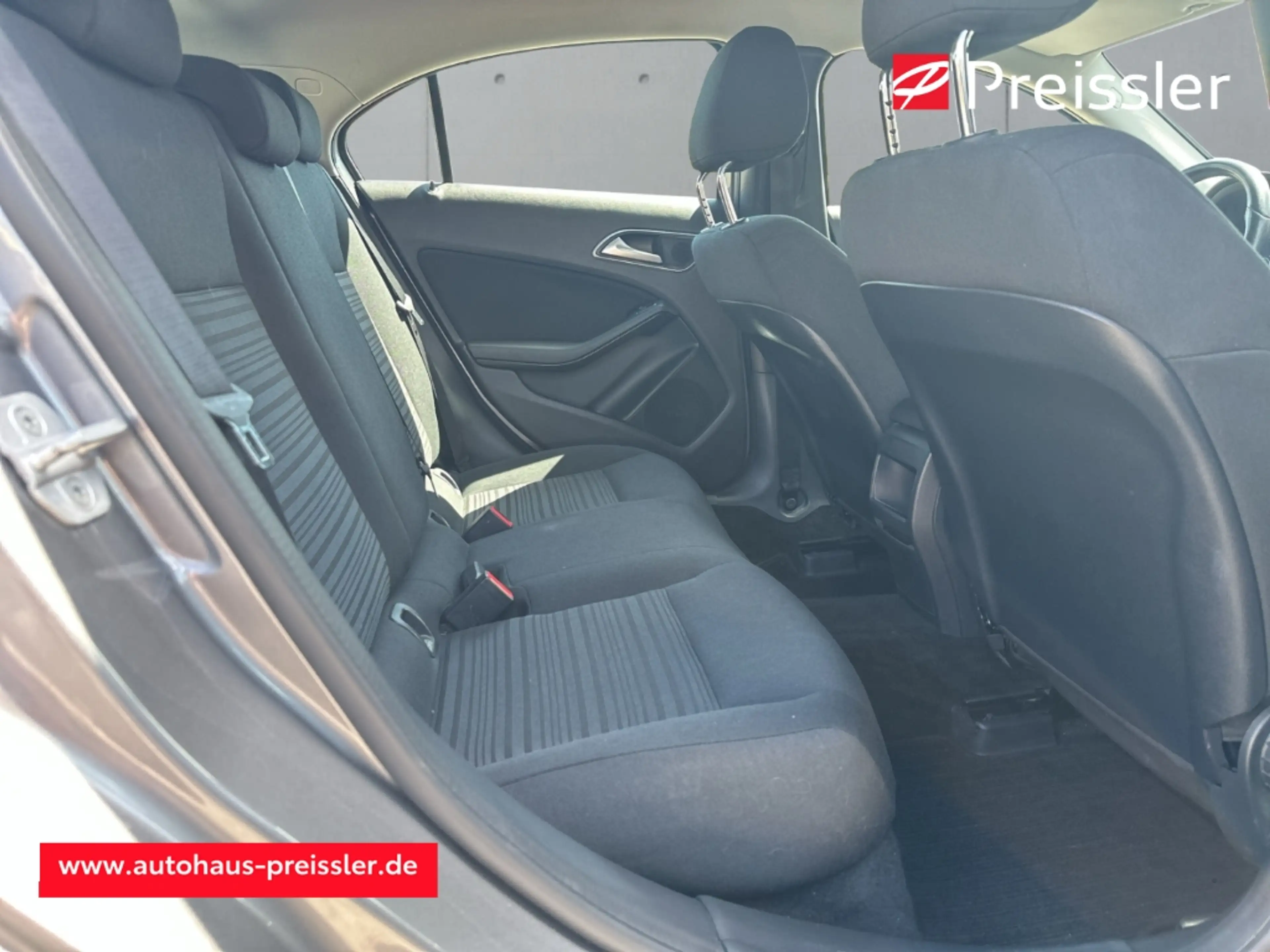 Mercedes-Benz A 250 BlueEfficiency Standard Navi SHZ Keyless Start Par — photo 14