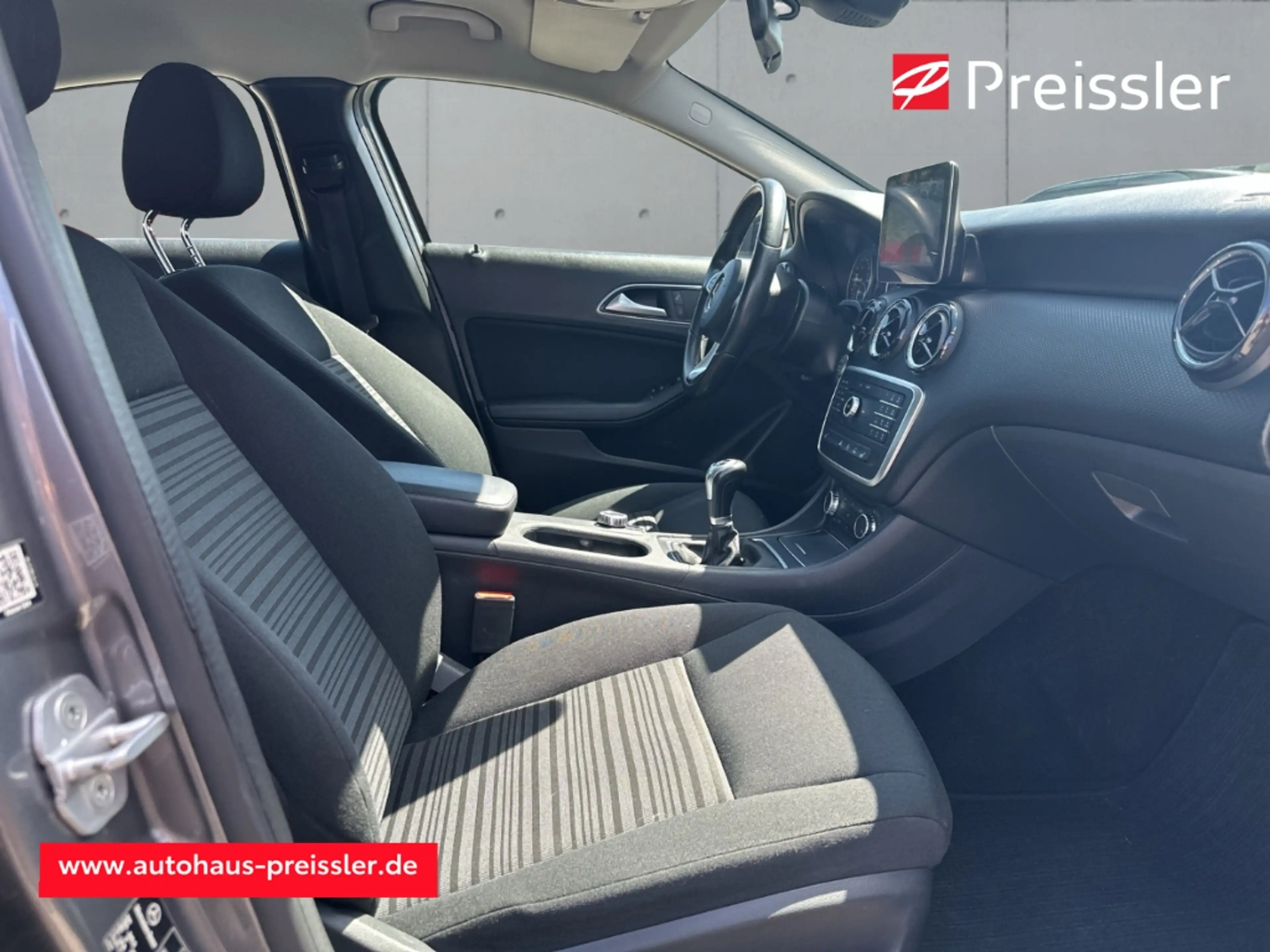 Mercedes-Benz A 250 BlueEfficiency Standard Navi SHZ Keyless Start Par — photo 13