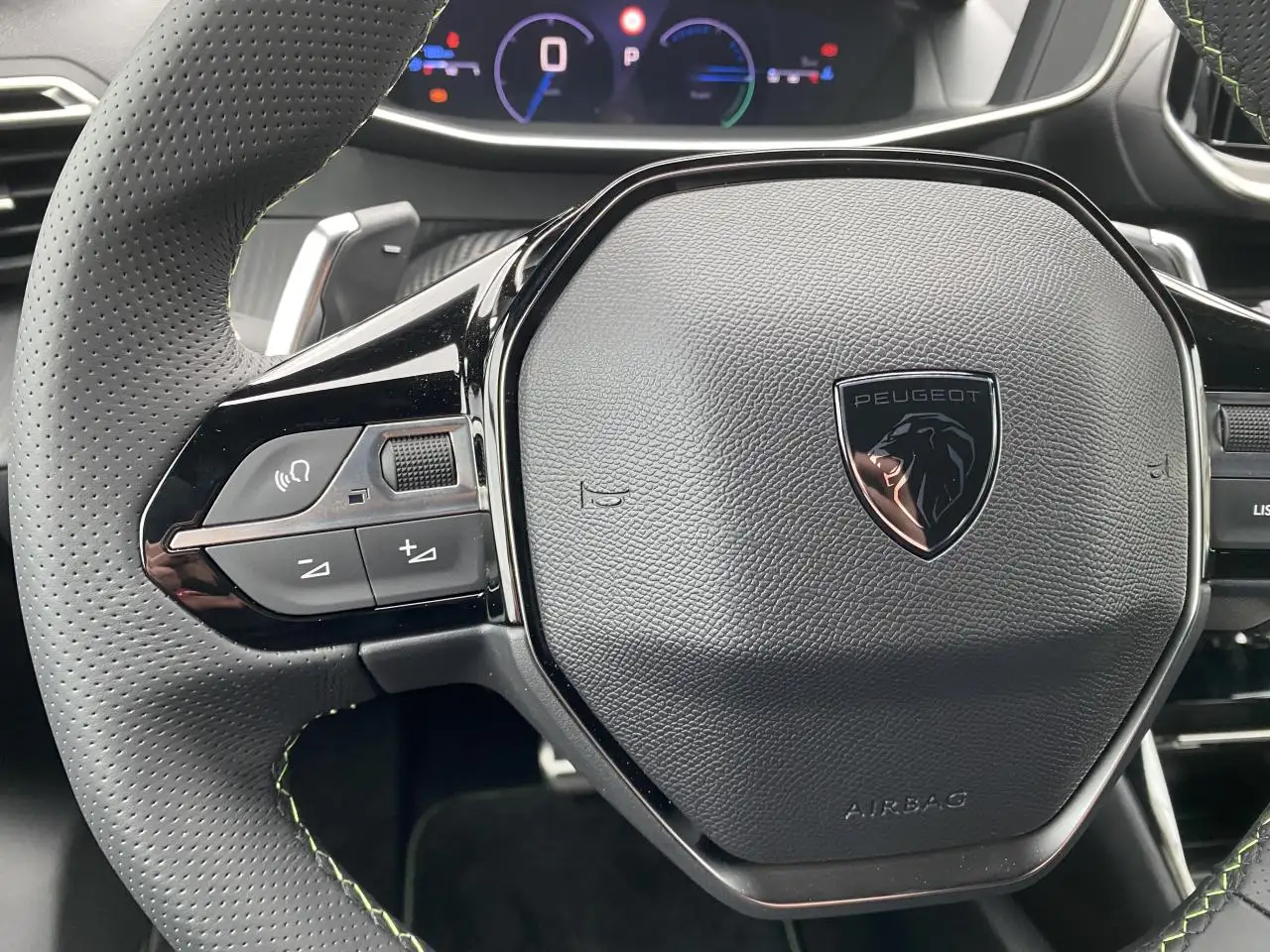 Peugeot 208 208 — photo 43