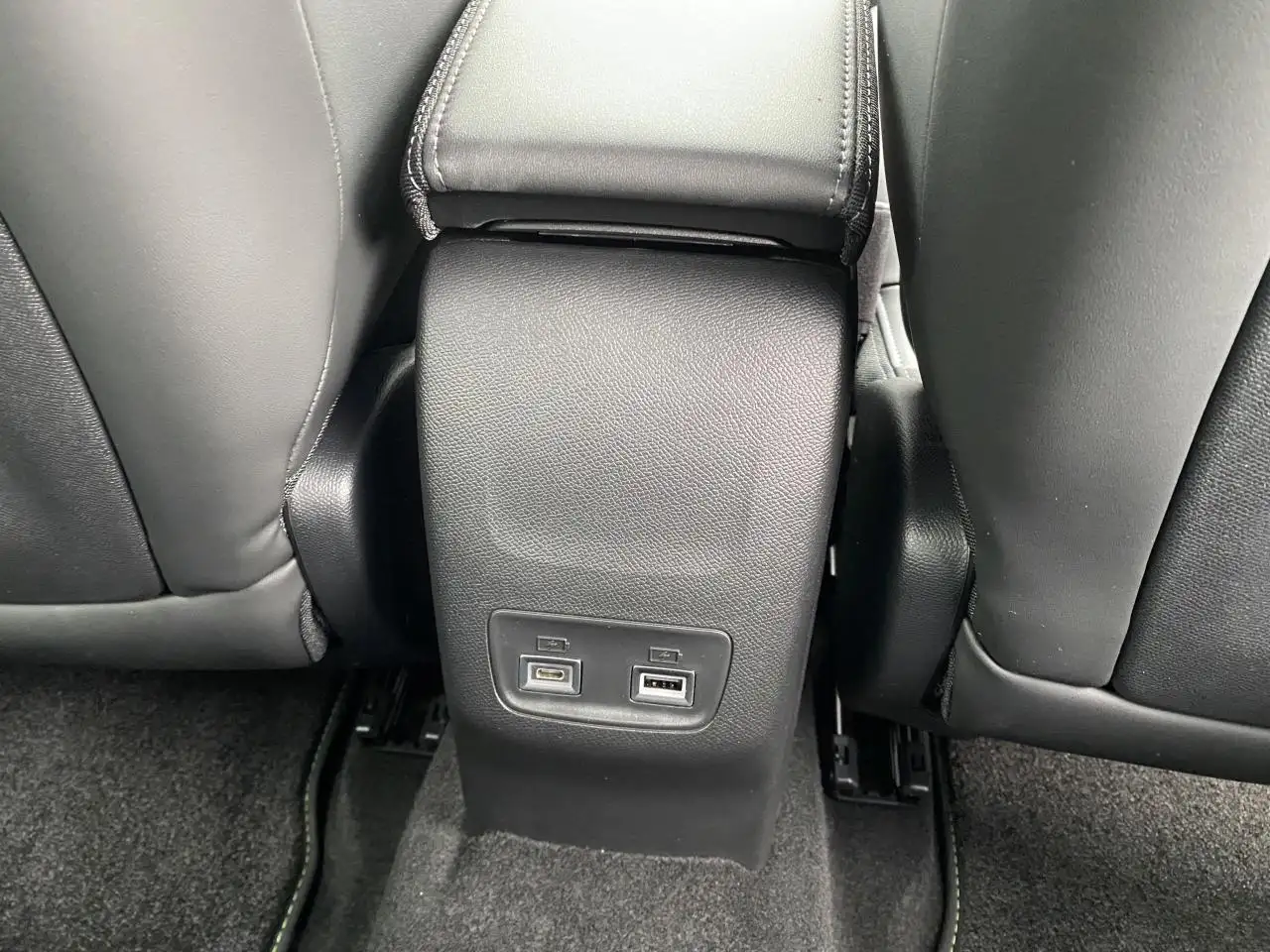 Peugeot 208 208 — photo 11