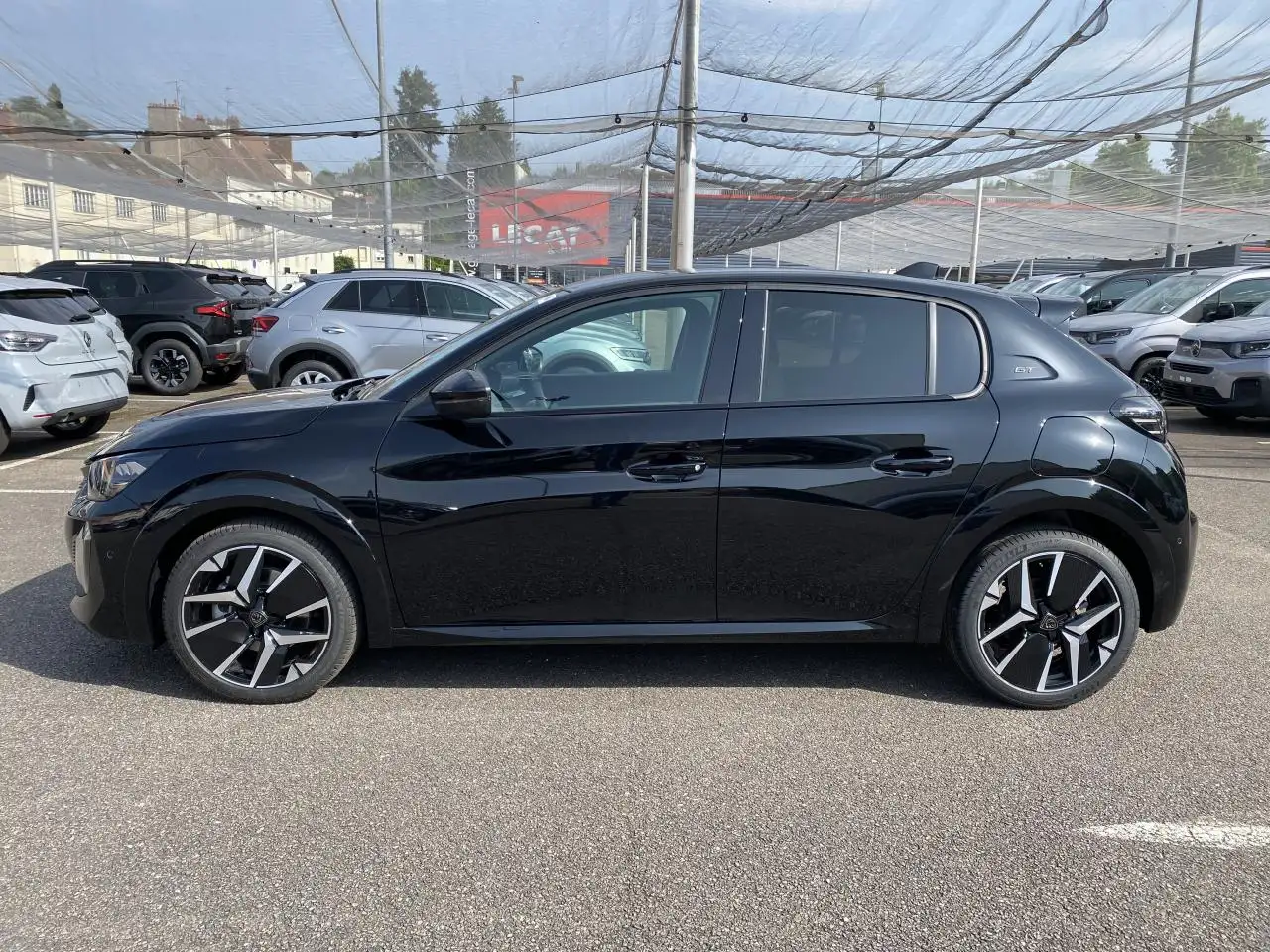Peugeot 208 208 — photo 2