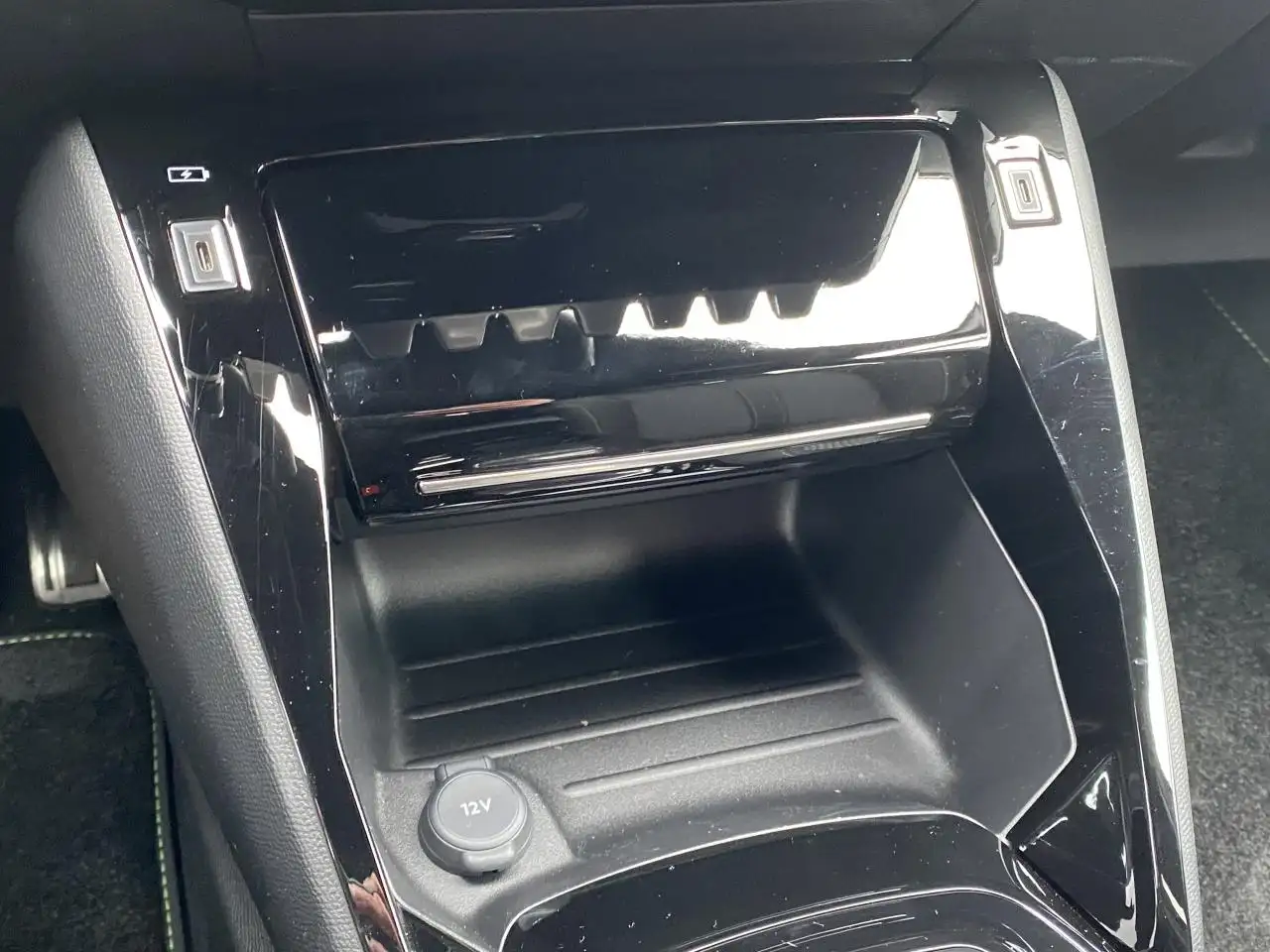 Peugeot 208 208 — photo 38