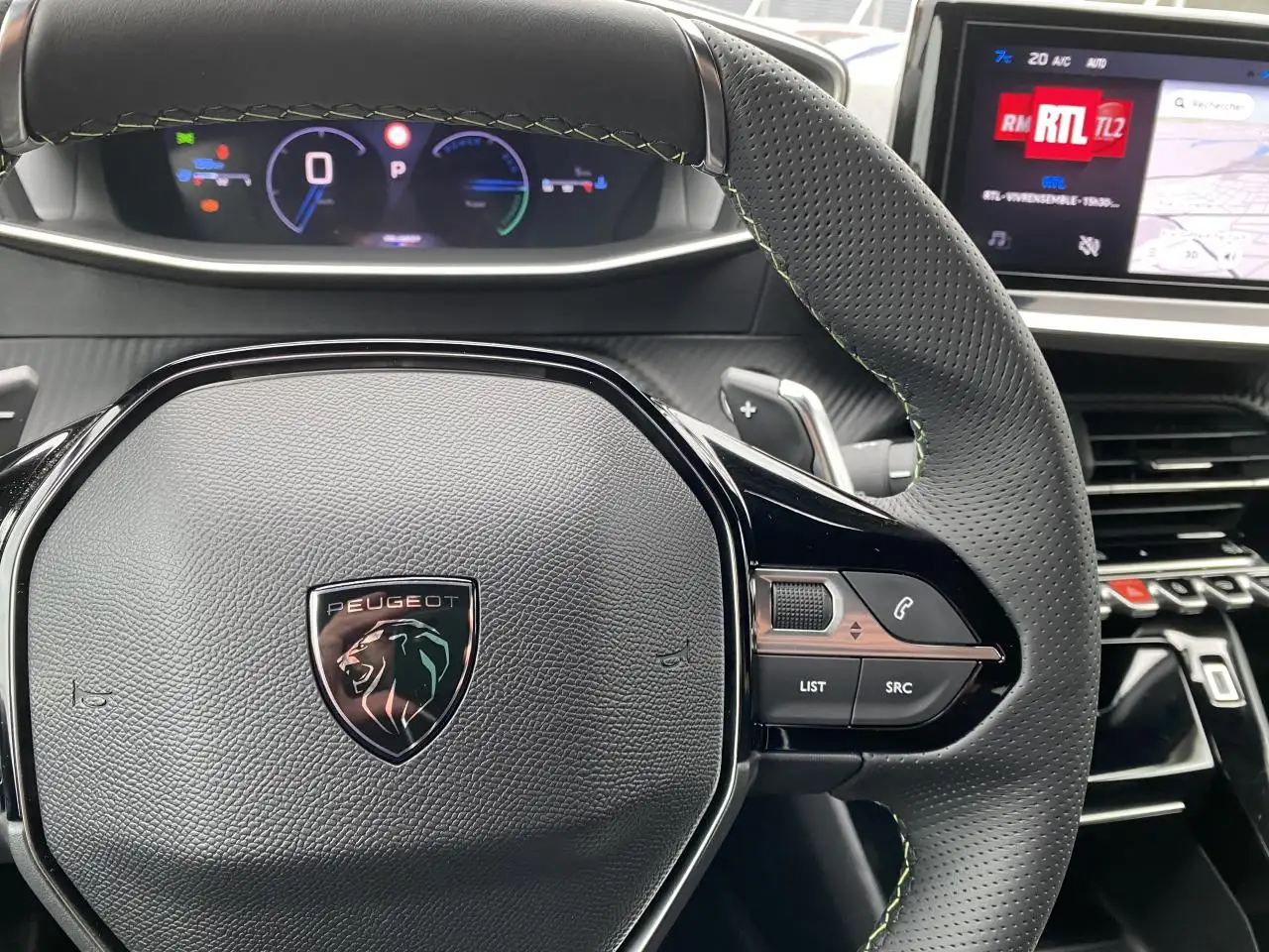 Peugeot 208 208 — photo 42