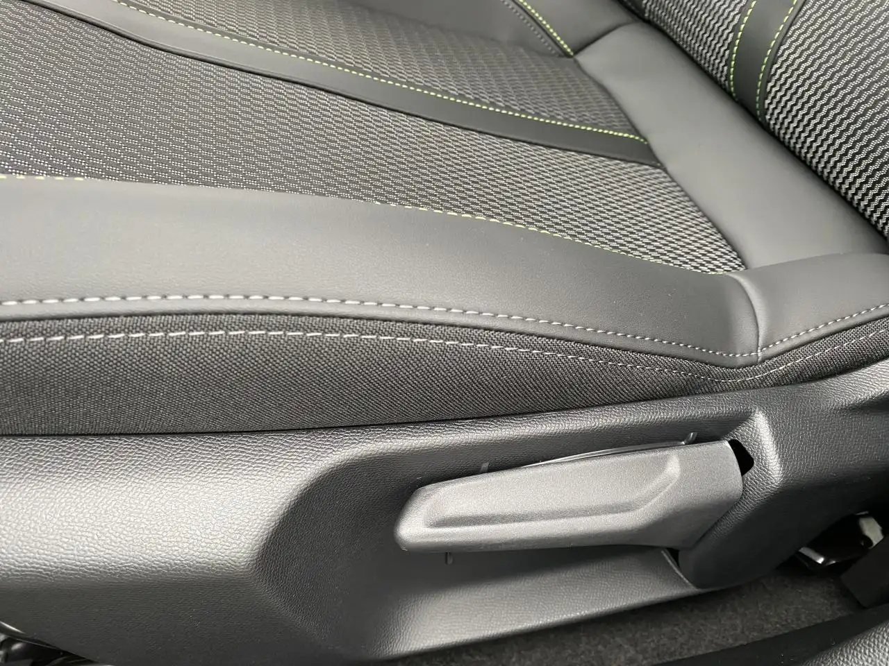 Peugeot 208 208 — photo 8