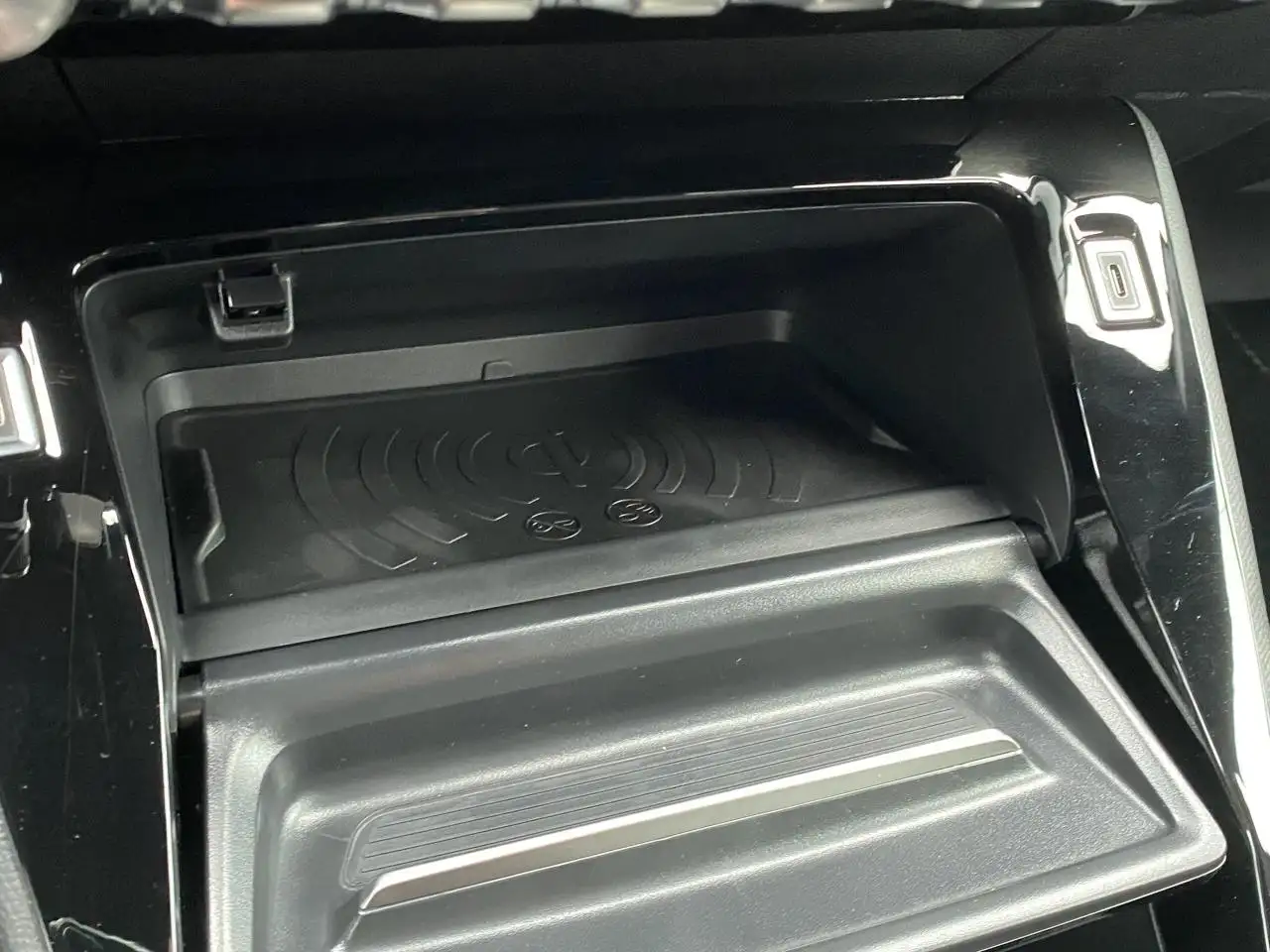 Peugeot 208 208 — photo 39
