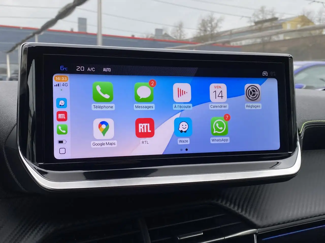 Peugeot 208 208 — photo 17