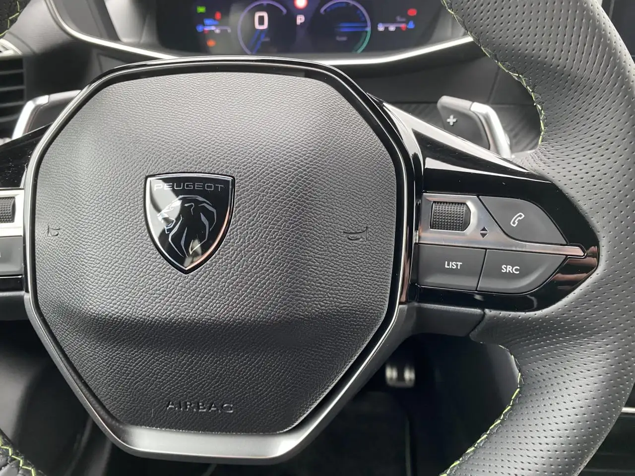 Peugeot 208 208 — photo 45