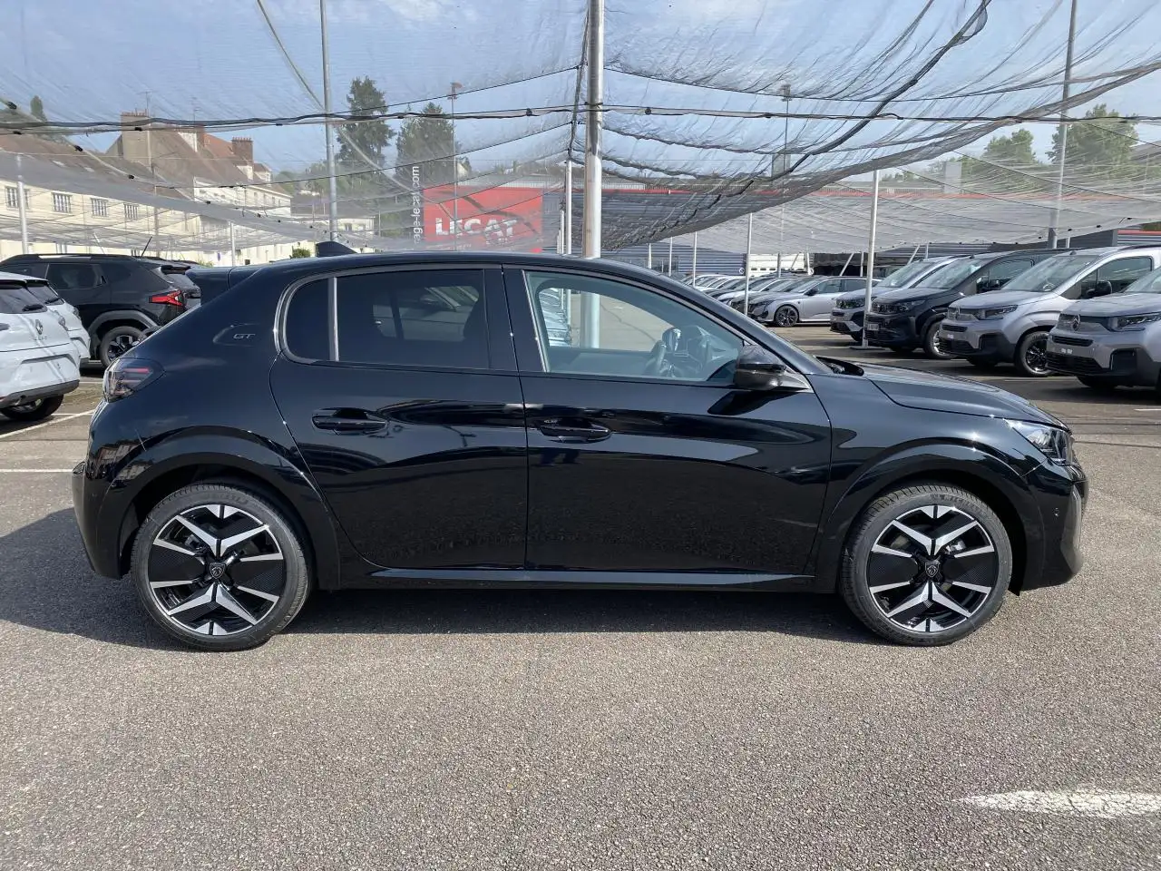 Peugeot 208 208 — photo 3