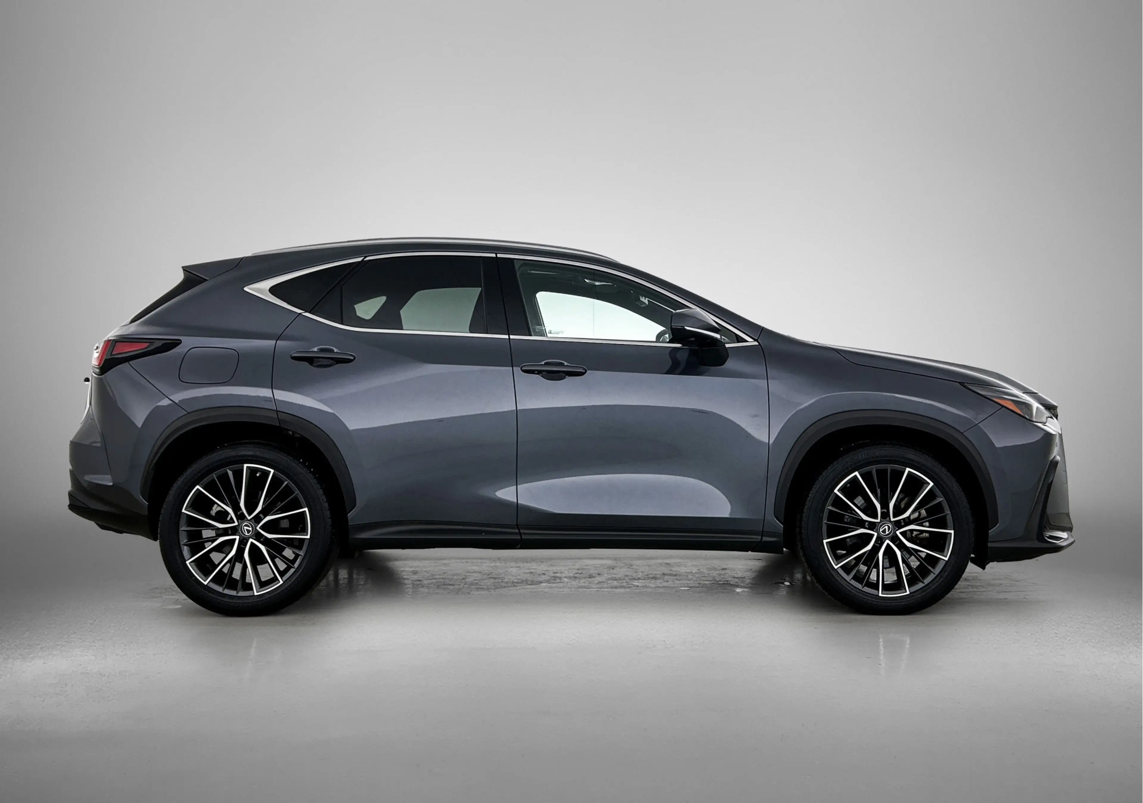 Lexus NX 450h+ AWD Executive Line — photo 15