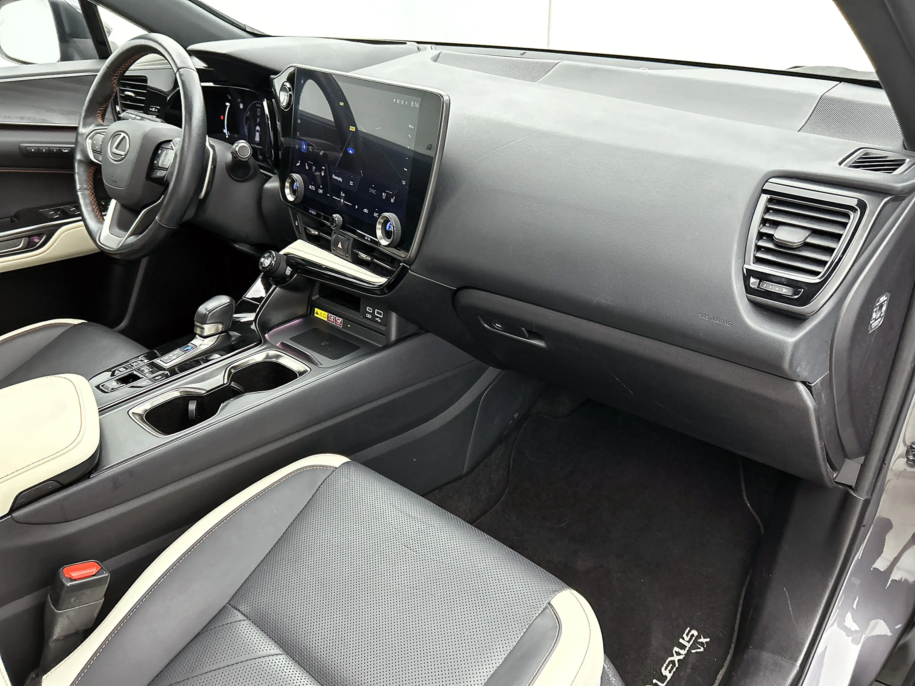 Lexus NX 450h+ AWD Executive Line — photo 7