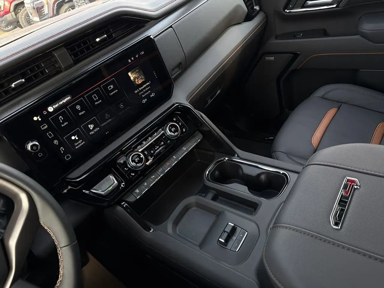 GMC Sierra 3500HD снимка GMC Sierra 3500HD
