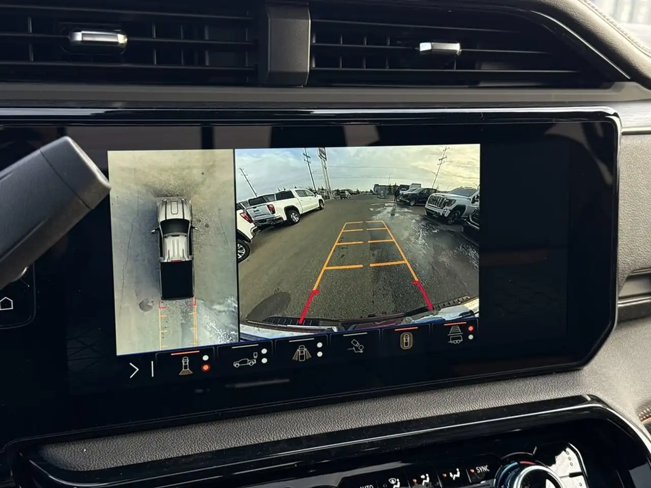 GMC Sierra 3500HD снимка GMC Sierra 3500HD