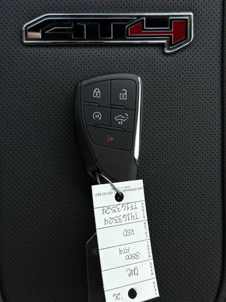 GMC Sierra 3500HD снимка GMC Sierra 3500HD
