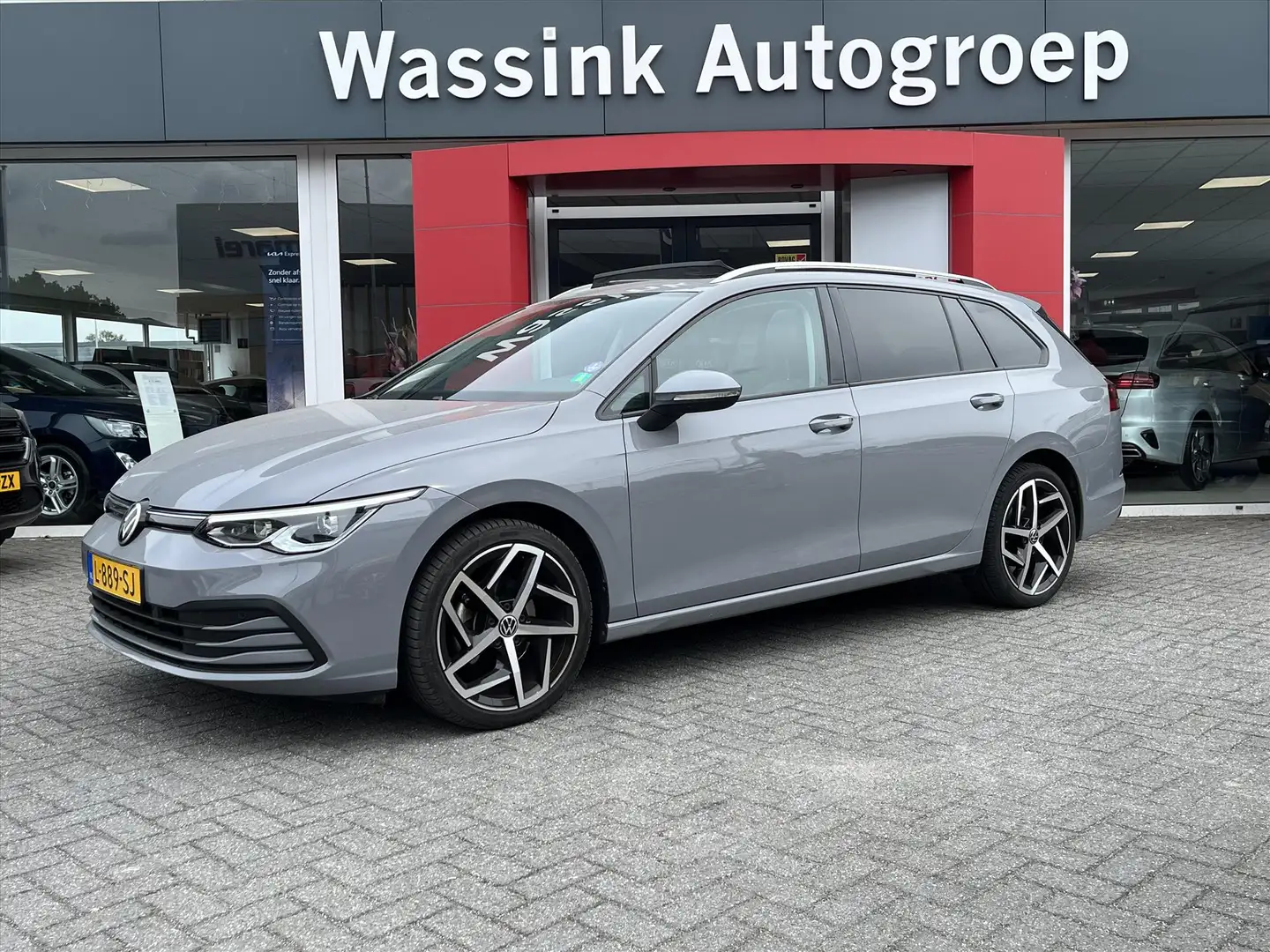 Volkswagen Golf Variant 1.0 eTSI 110pk DSG-7 Life | Ergonomische bestuurde Grijs - 1