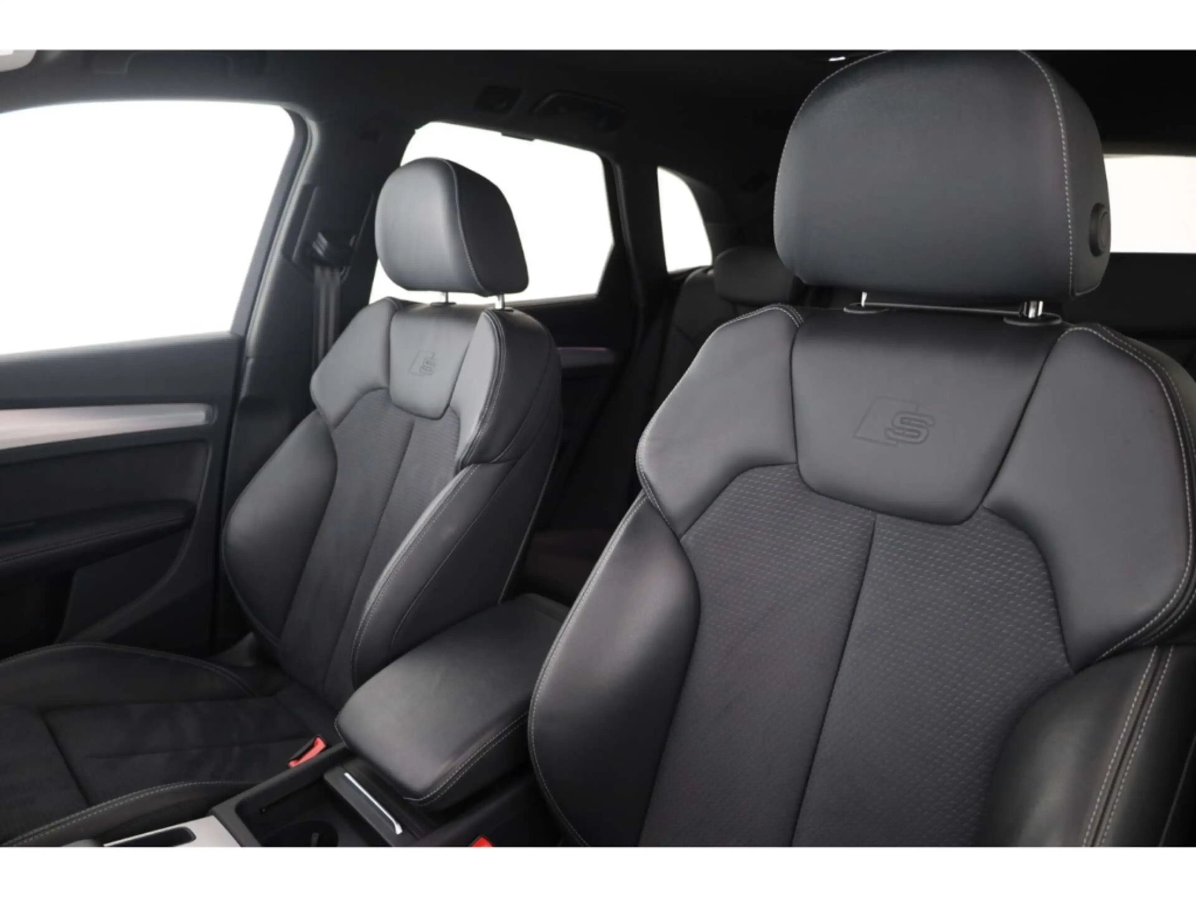 Audi SQ5 3.0 TDI quattro — photo 11